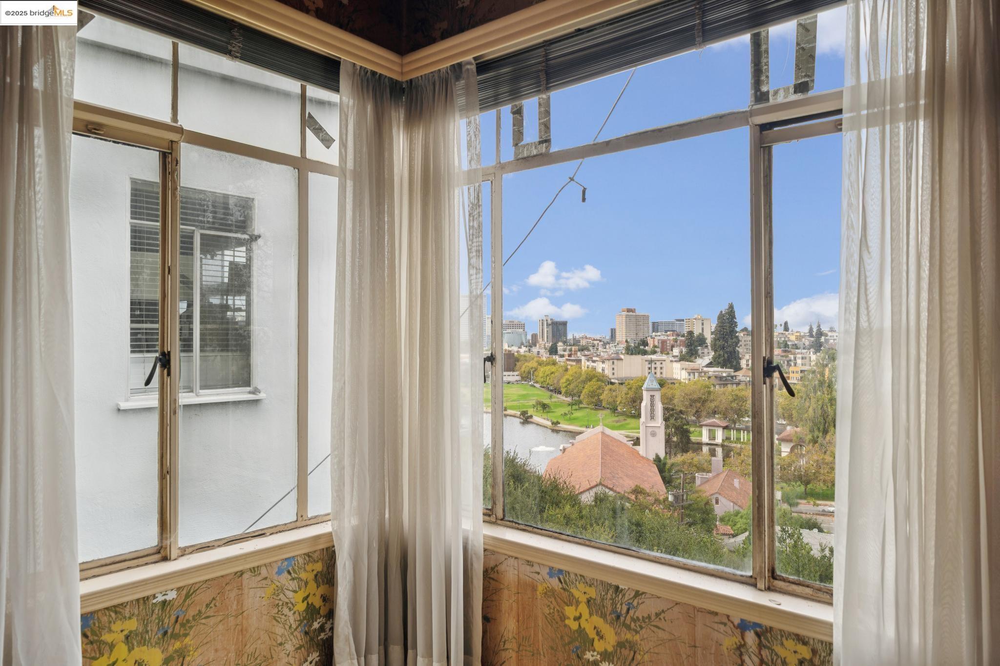 Detail Gallery Image 23 of 27 For 521 Merritt Ave, Oakland,  CA 94610 - – Beds | – Baths