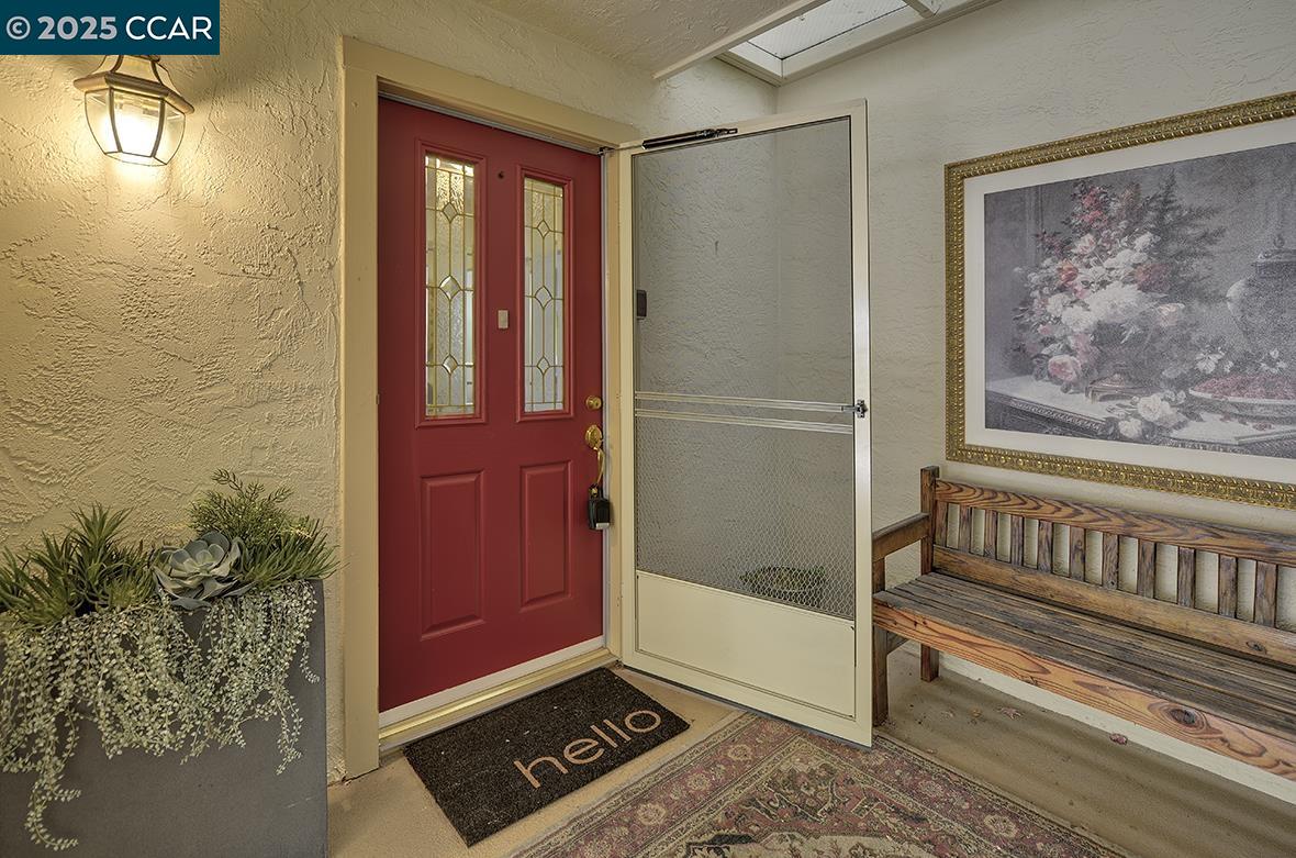 Detail Gallery Image 3 of 54 For 1317 Ptarmigan Dr #6,  Walnut Creek,  CA 94595 - 2 Beds | 1 Baths