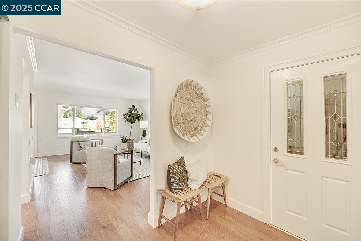 Detail Gallery Image 4 of 54 For 1317 Ptarmigan Dr #6,  Walnut Creek,  CA 94595 - 2 Beds | 1 Baths