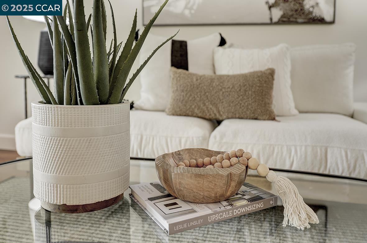 Detail Gallery Image 7 of 54 For 1317 Ptarmigan Dr #6,  Walnut Creek,  CA 94595 - 2 Beds | 1 Baths