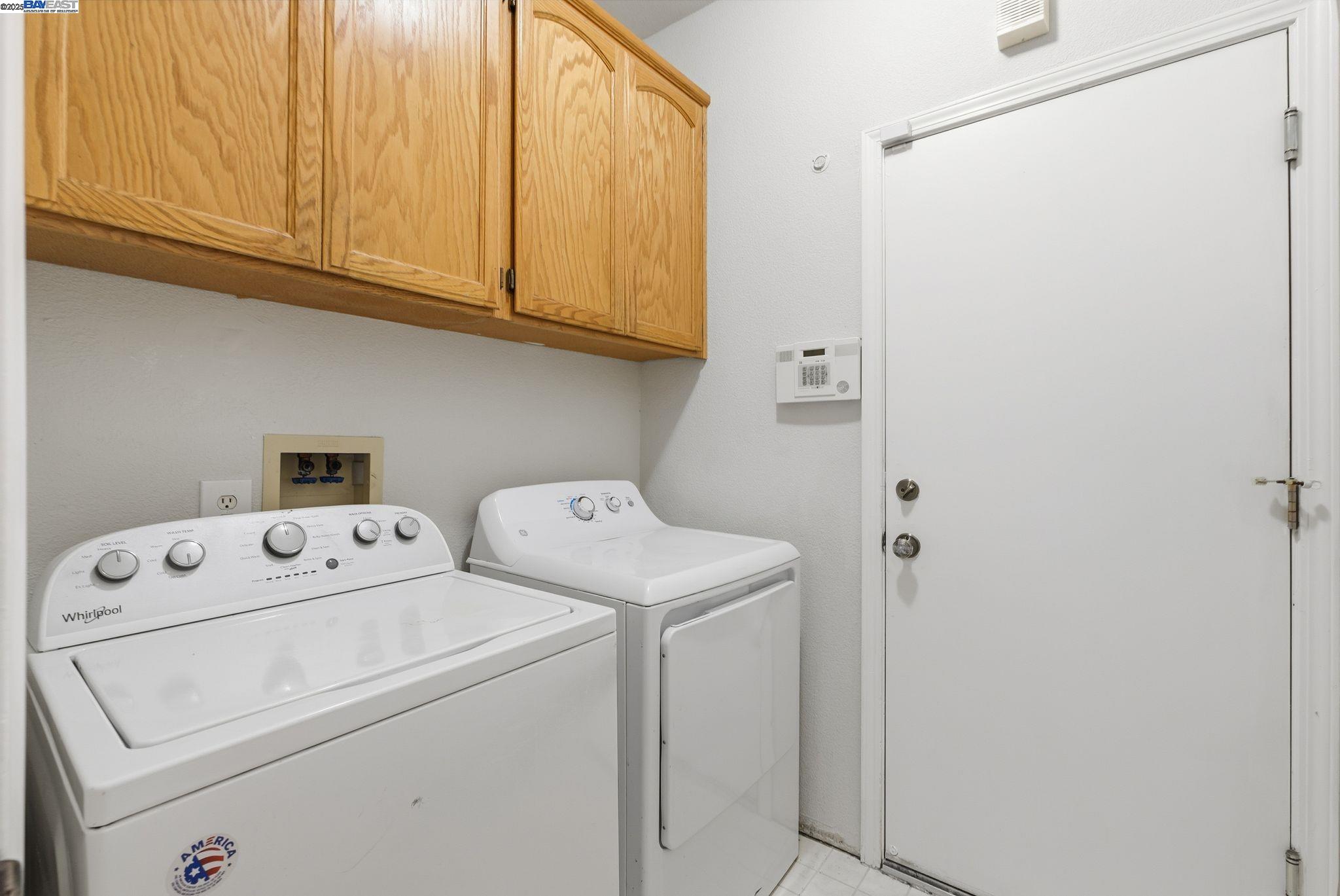 Detail Gallery Image 18 of 36 For 2337 Woodhill Dr, Pittsburg,  CA 94565 - 5 Beds | 3 Baths