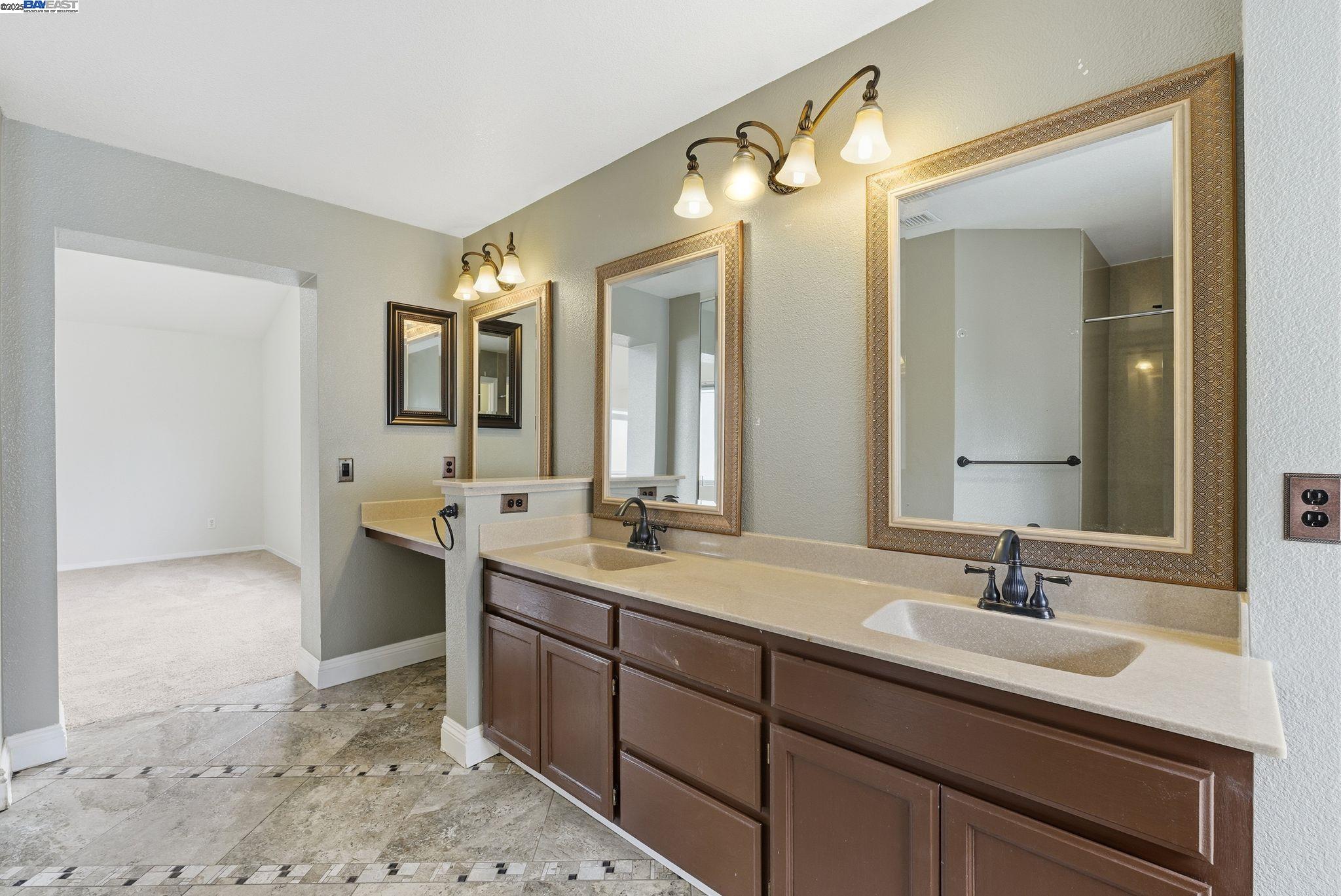 Detail Gallery Image 25 of 36 For 2337 Woodhill Dr, Pittsburg,  CA 94565 - 5 Beds | 3 Baths