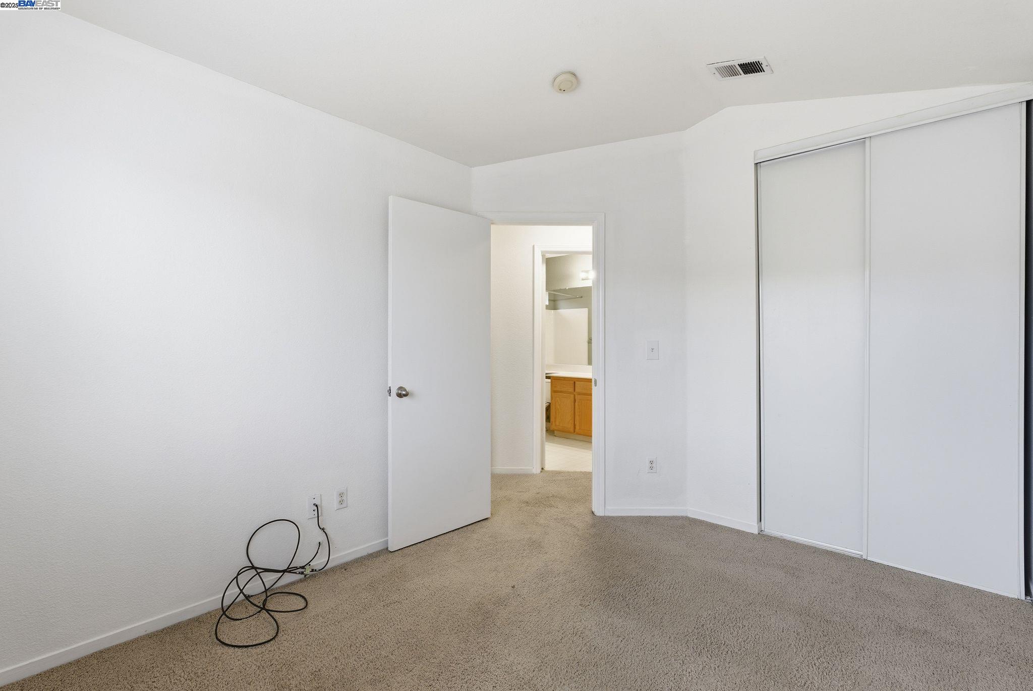 Detail Gallery Image 28 of 36 For 2337 Woodhill Dr, Pittsburg,  CA 94565 - 5 Beds | 3 Baths