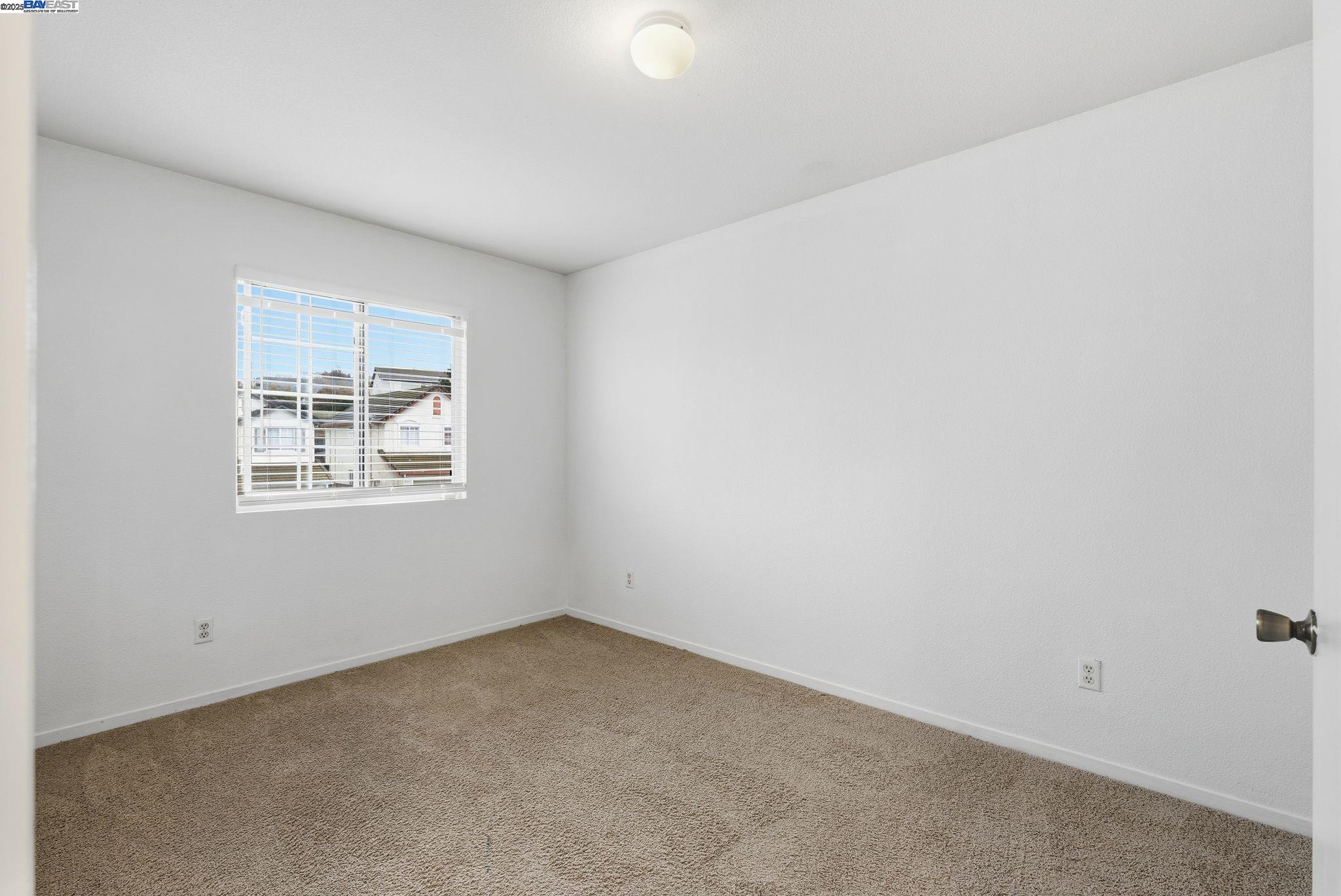 Detail Gallery Image 29 of 36 For 2337 Woodhill Dr, Pittsburg,  CA 94565 - 5 Beds | 3 Baths