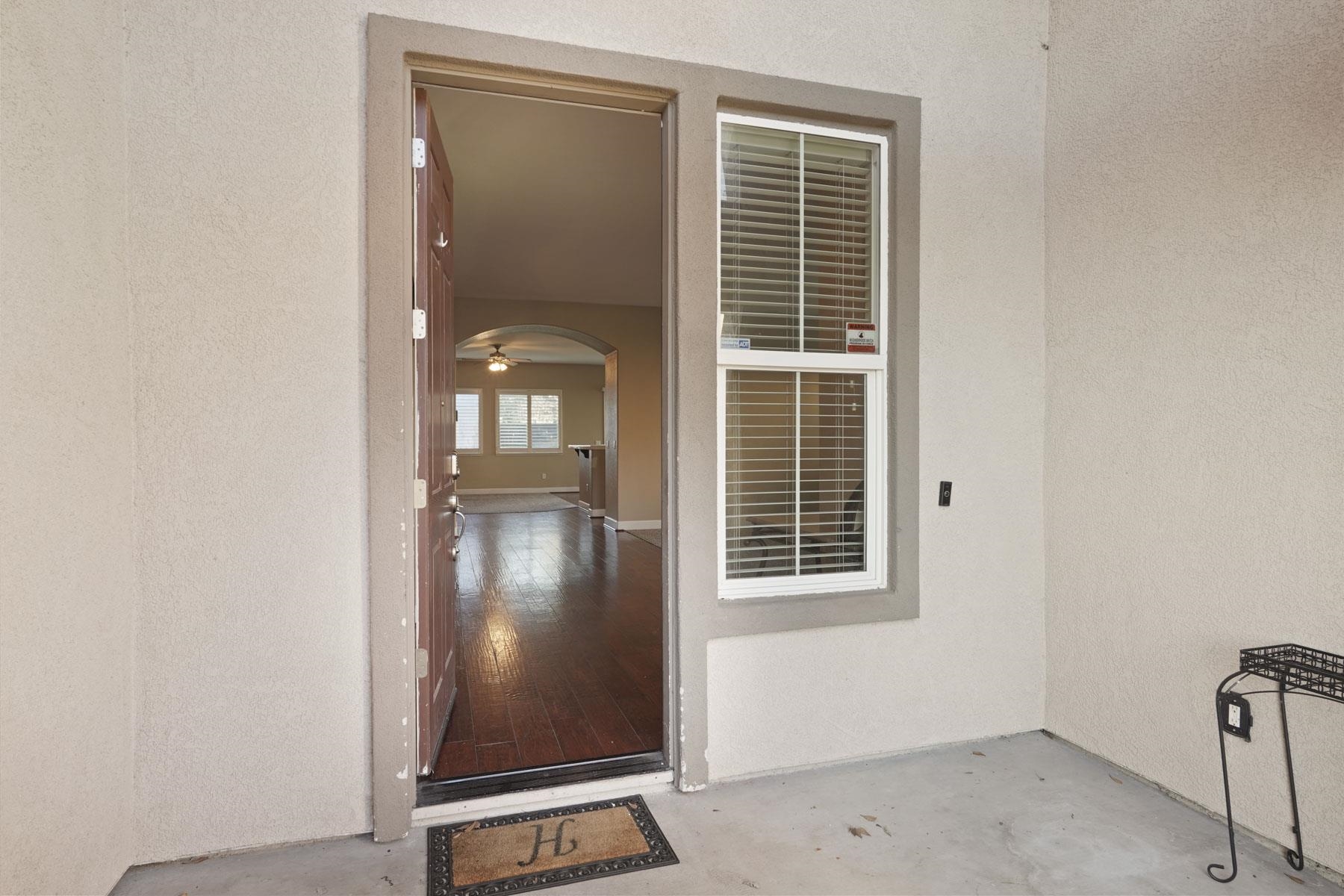 Detail Gallery Image 2 of 41 For 2644 Swainsons Hawk St, Stockton,  CA 95209 - 4 Beds | 3 Baths