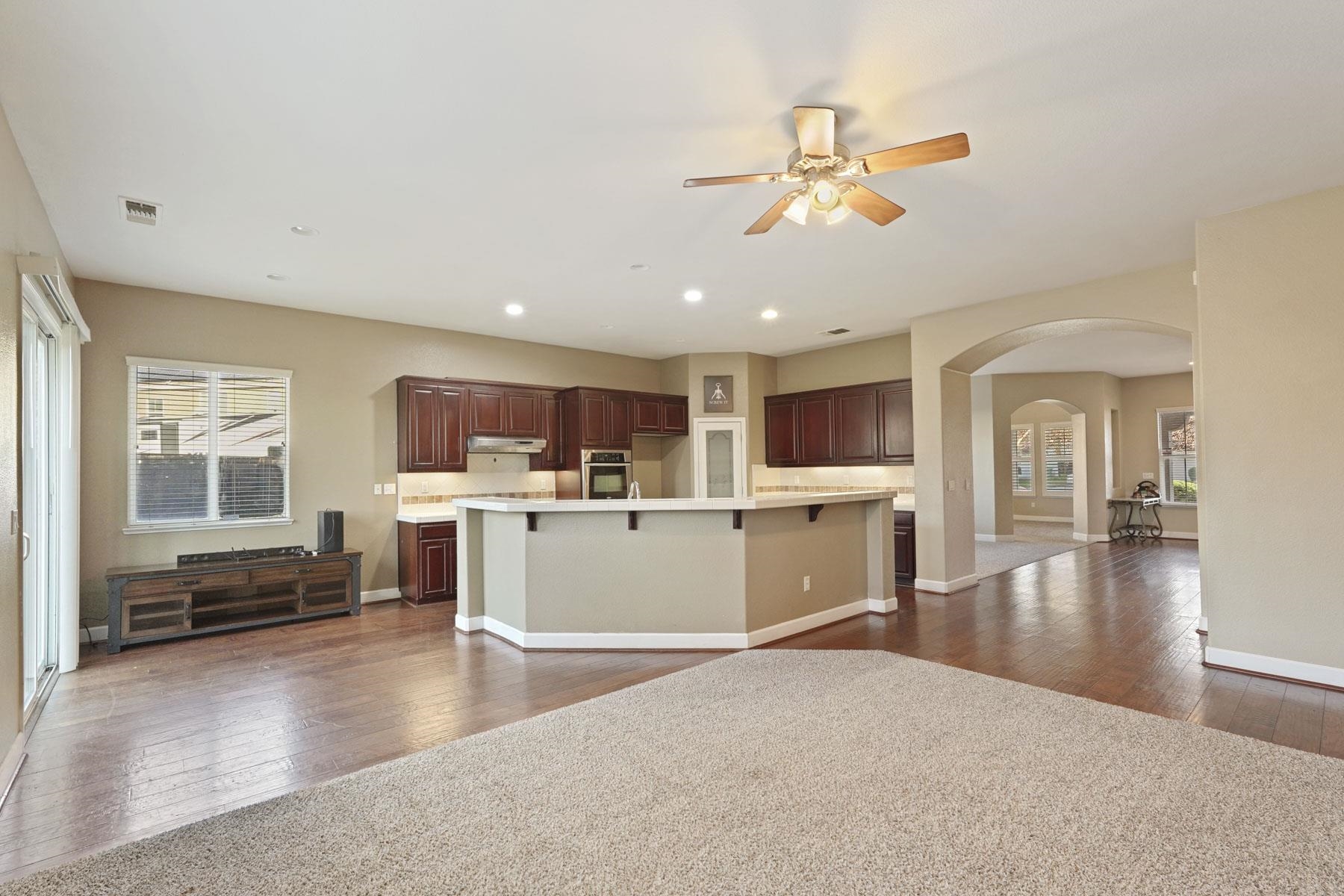 Detail Gallery Image 14 of 41 For 2644 Swainsons Hawk St, Stockton,  CA 95209 - 4 Beds | 3 Baths