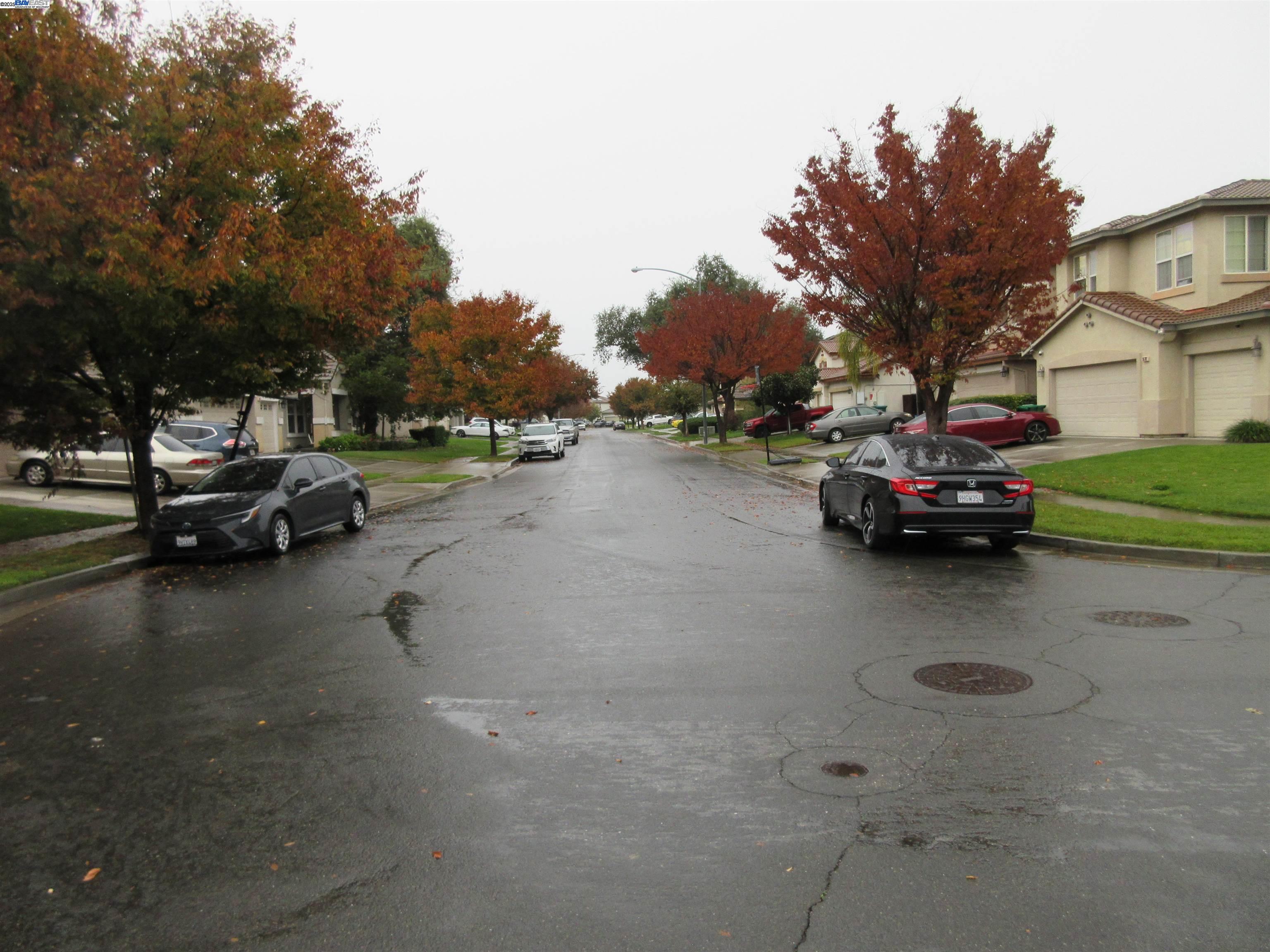 Detail Gallery Image 4 of 39 For 2644 Swainsons Hawk St, Stockton,  CA 95209 - 4 Beds | 3 Baths