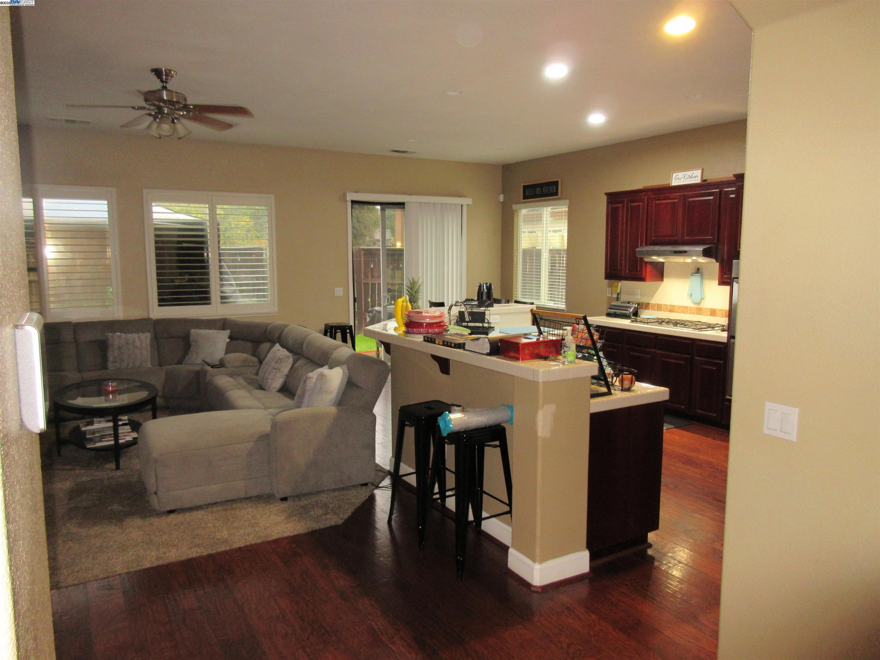 Detail Gallery Image 9 of 39 For 2644 Swainsons Hawk St, Stockton,  CA 95209 - 4 Beds | 3 Baths