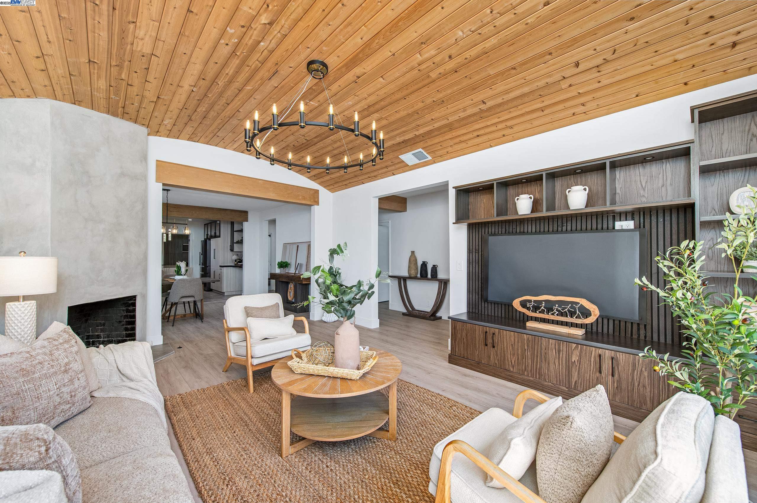 Detail Gallery Image 11 of 49 For 4073 Stanley Blvd, Pleasanton,  CA 94566 - 5 Beds | 3 Baths