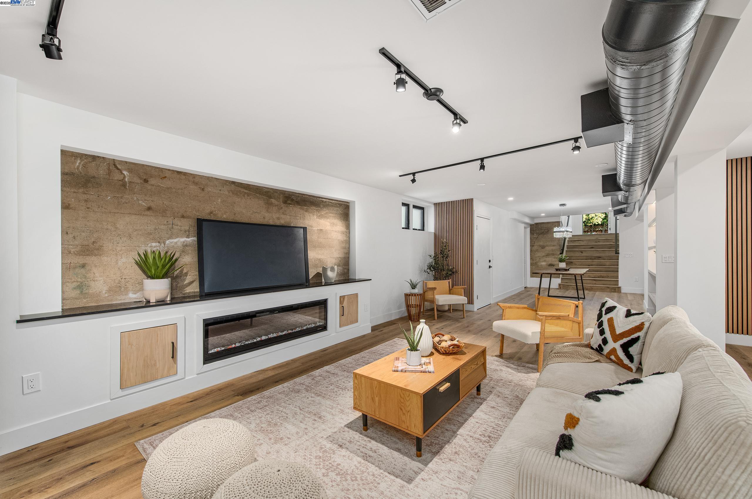 Detail Gallery Image 33 of 49 For 4073 Stanley Blvd, Pleasanton,  CA 94566 - 5 Beds | 3 Baths