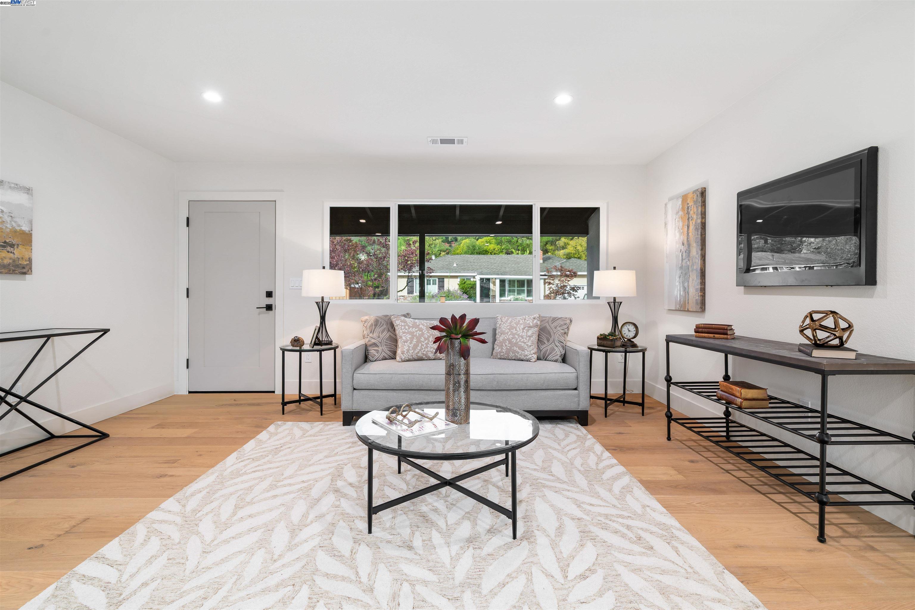 Detail Gallery Image 13 of 54 For 3161 Plymouth Rd, Lafayette,  CA 94549 - 3 Beds | 3 Baths