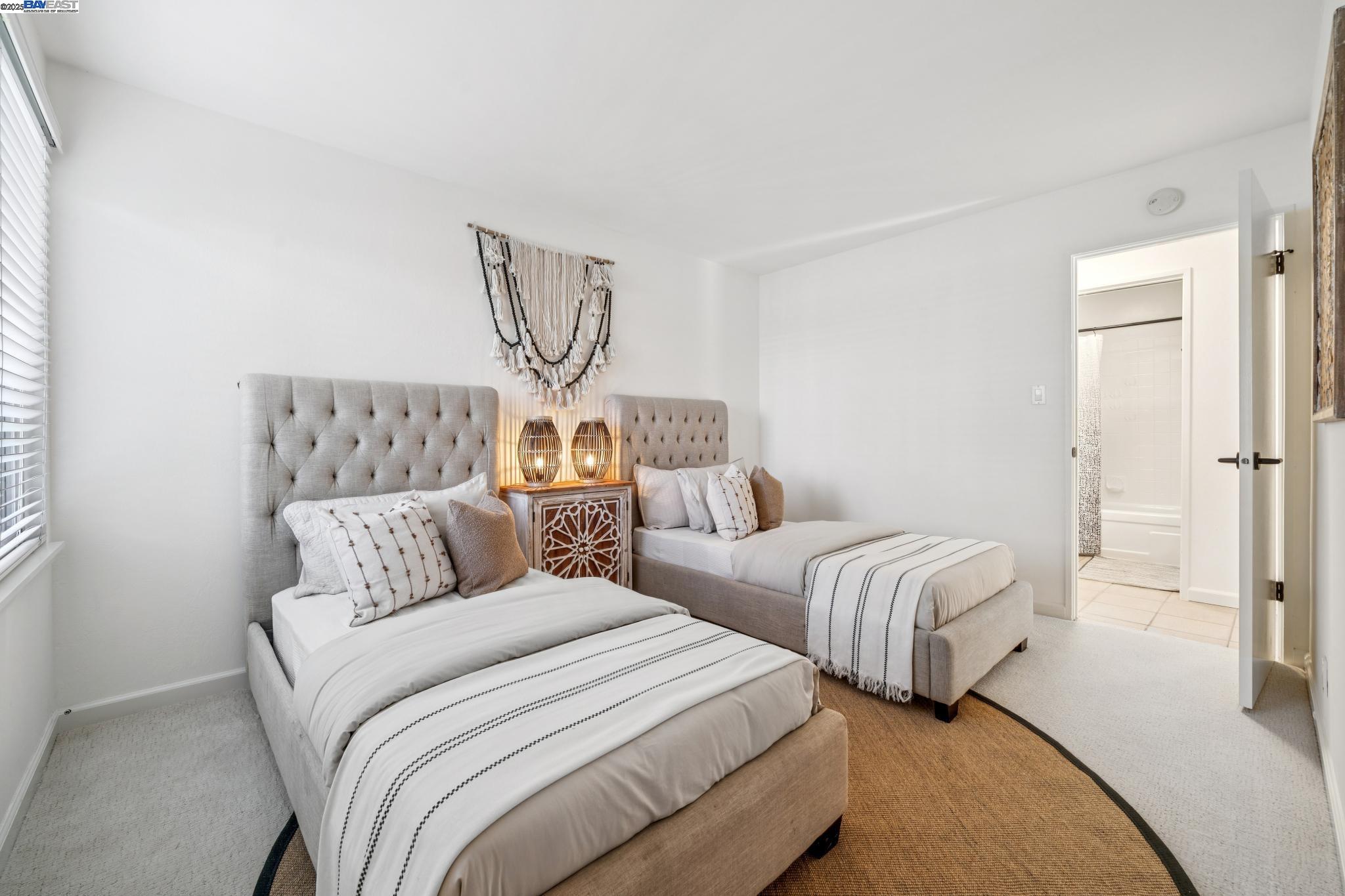 Detail Gallery Image 21 of 37 For 3201 Fiji Lane, Alameda,  CA 94502 - 2 Beds | 2 Baths