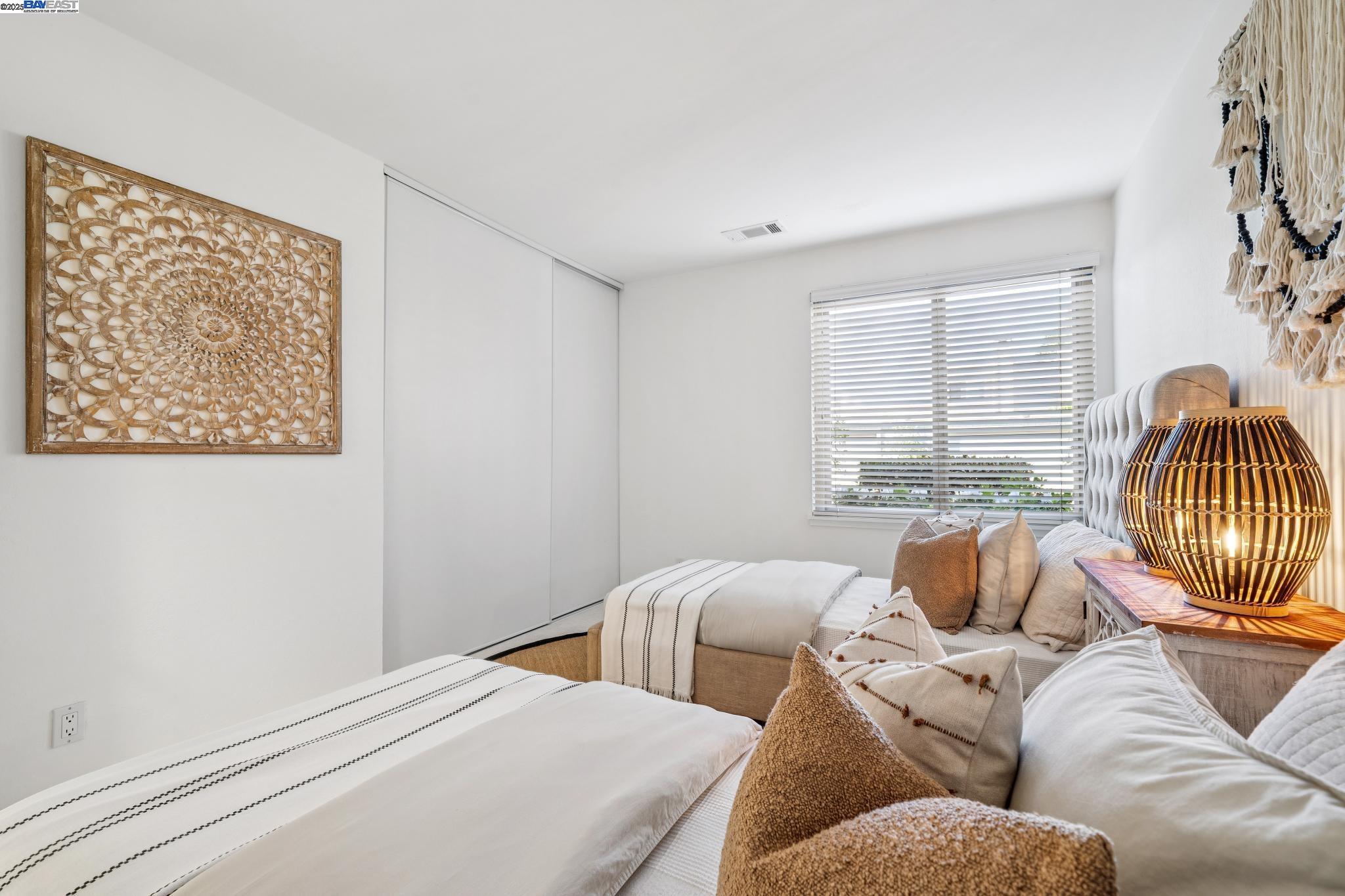 Detail Gallery Image 21 of 37 For 3201 Fiji Lane, Alameda,  CA 94502 - 2 Beds | 2 Baths