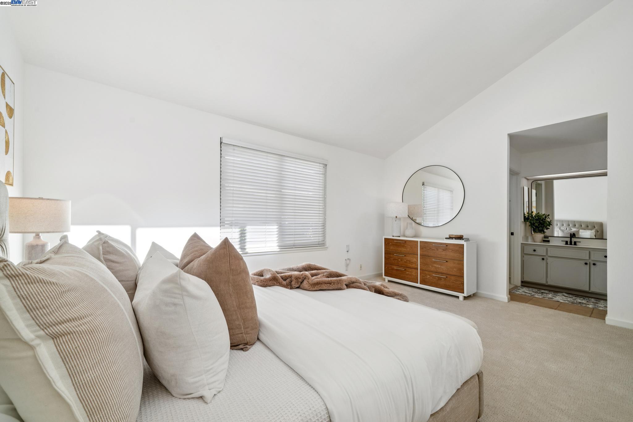 Detail Gallery Image 26 of 37 For 3201 Fiji Lane, Alameda,  CA 94502 - 2 Beds | 2 Baths