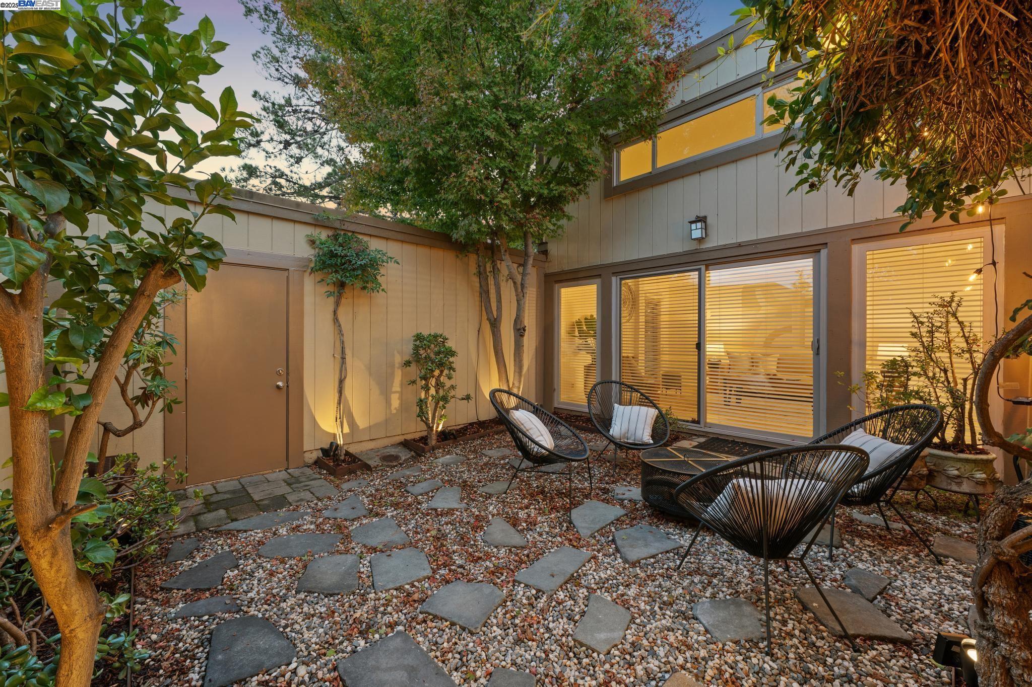 Detail Gallery Image 32 of 37 For 3201 Fiji Lane, Alameda,  CA 94502 - 2 Beds | 2 Baths