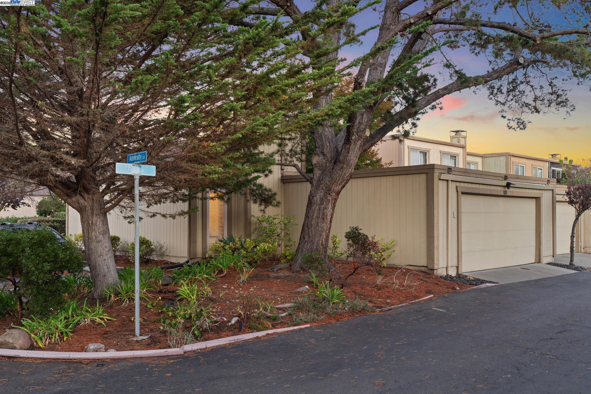 Detail Gallery Image 34 of 37 For 3201 Fiji Lane, Alameda,  CA 94502 - 2 Beds | 2 Baths