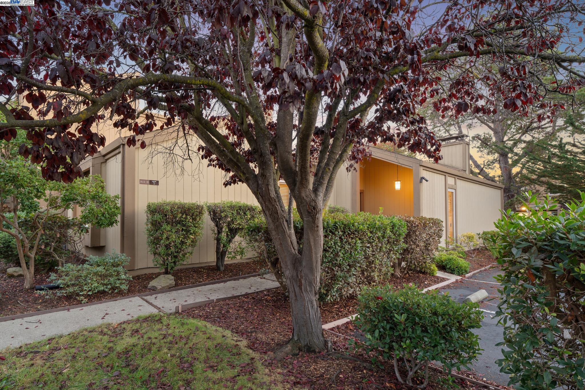 Detail Gallery Image 37 of 37 For 3201 Fiji Lane, Alameda,  CA 94502 - 2 Beds | 2 Baths