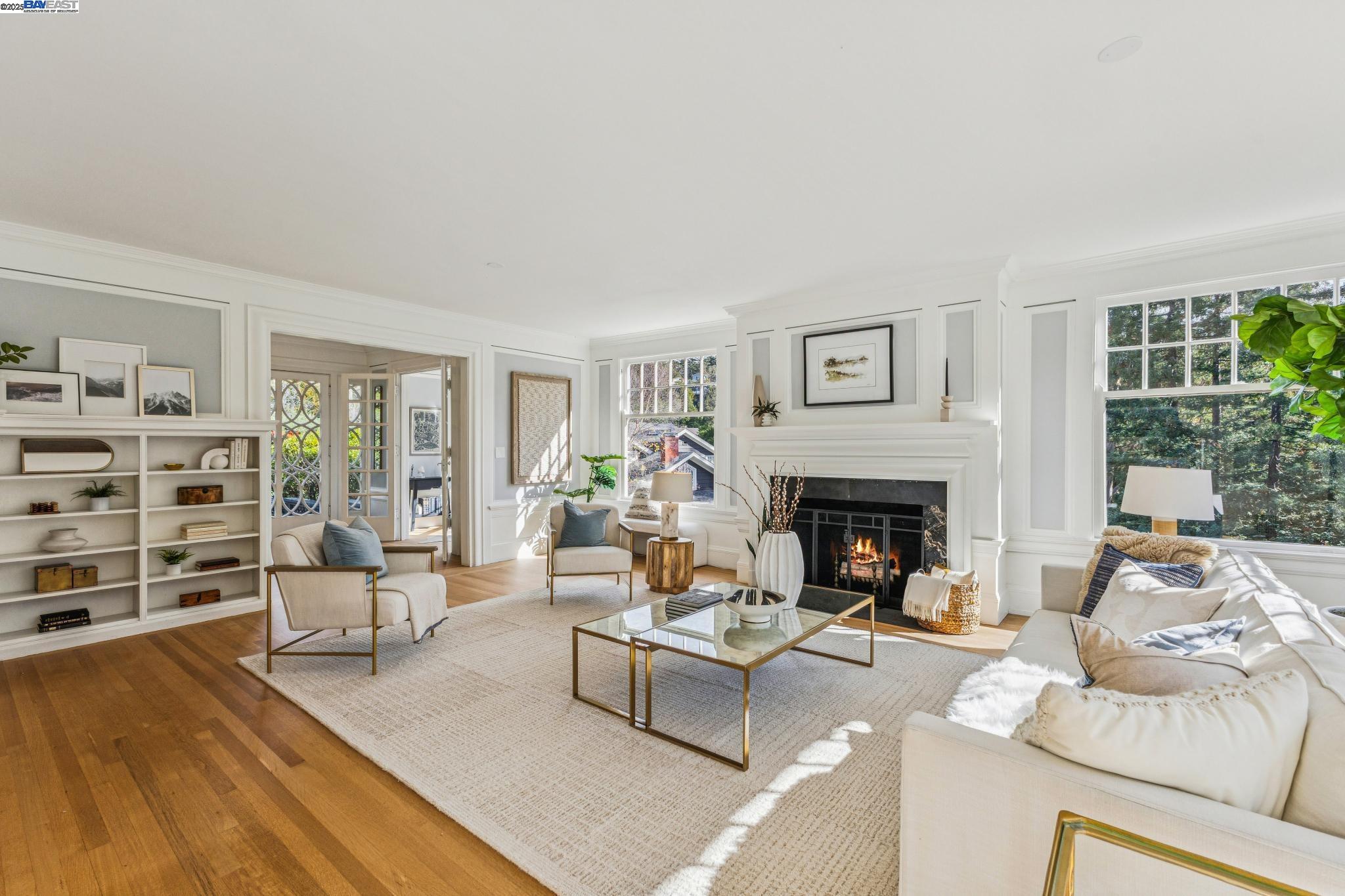 Detail Gallery Image 17 of 59 For 5811 Romany, Oakland,  CA 94618 - 4 Beds | 2/1 Baths