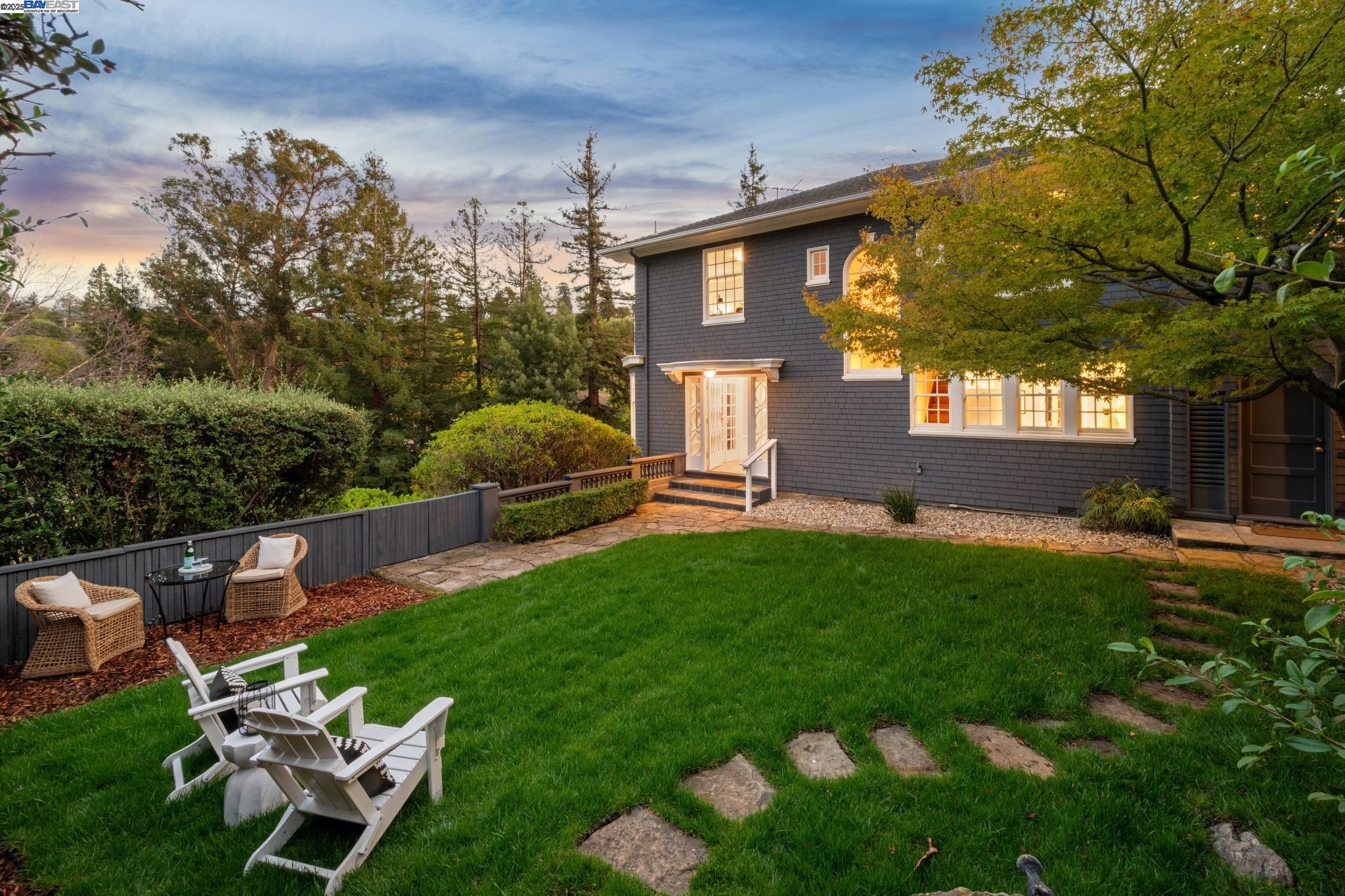 Detail Gallery Image 3 of 59 For 5811 Romany, Oakland,  CA 94618 - 4 Beds | 2/1 Baths