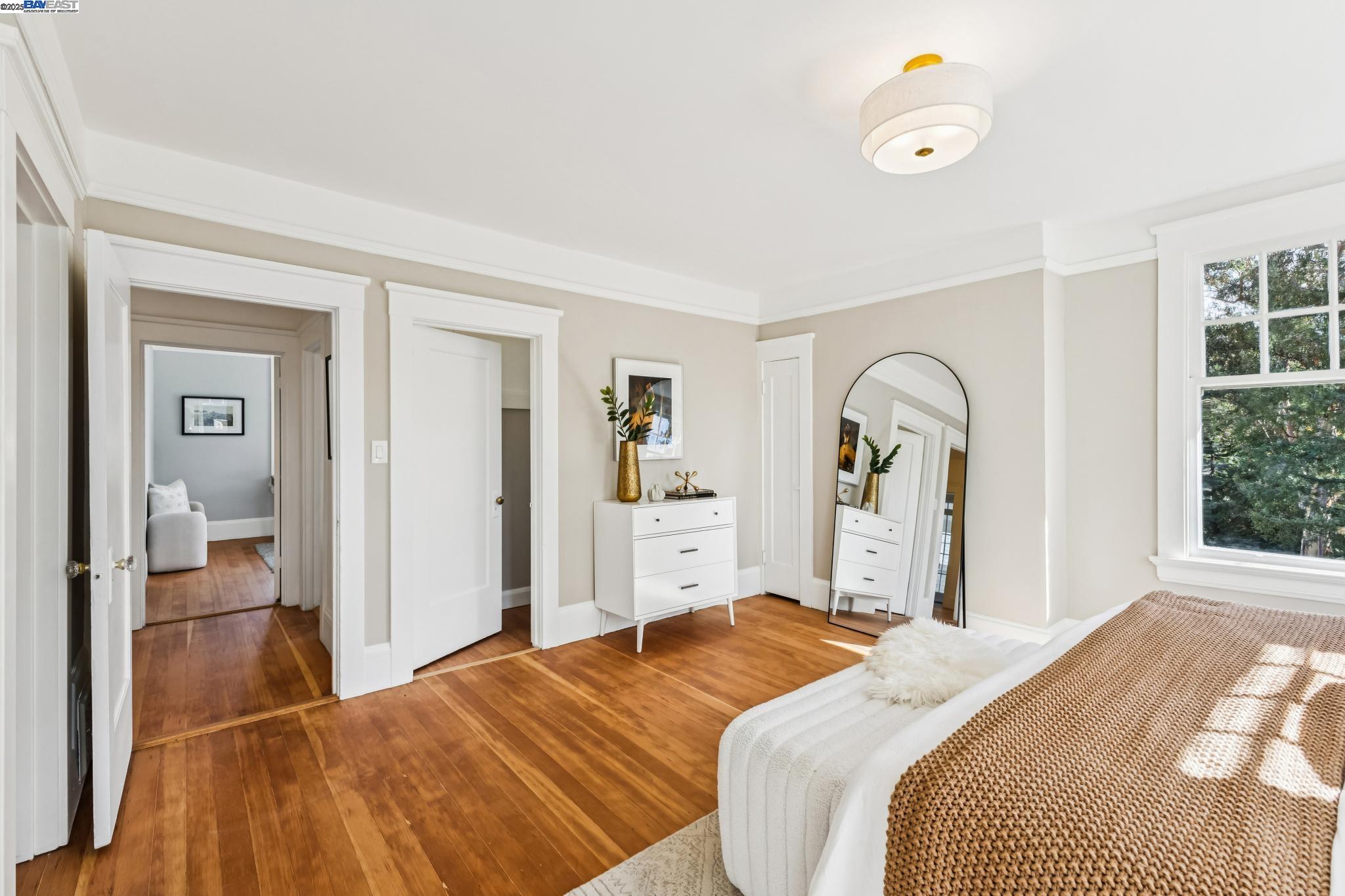 Detail Gallery Image 36 of 59 For 5811 Romany, Oakland,  CA 94618 - 4 Beds | 2/1 Baths