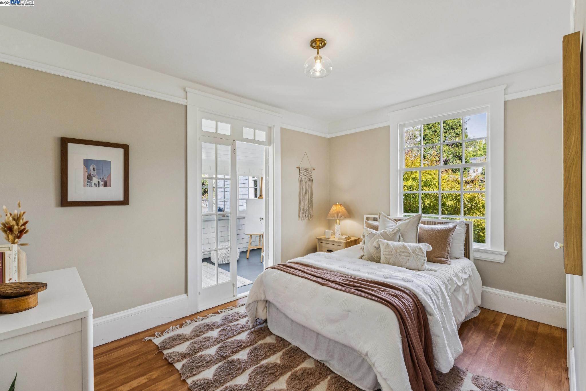 Detail Gallery Image 46 of 59 For 5811 Romany, Oakland,  CA 94618 - 4 Beds | 2/1 Baths