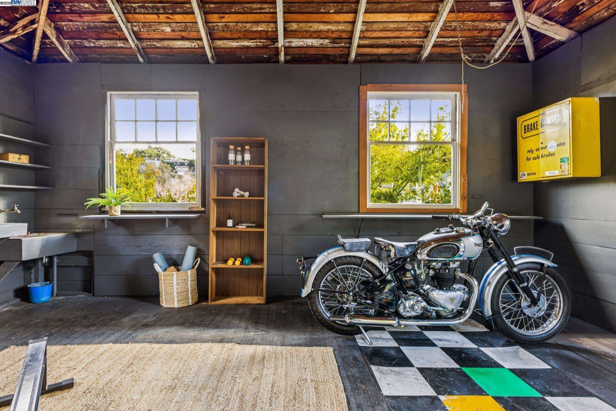 Detail Gallery Image 53 of 59 For 5811 Romany, Oakland,  CA 94618 - 4 Beds | 2/1 Baths