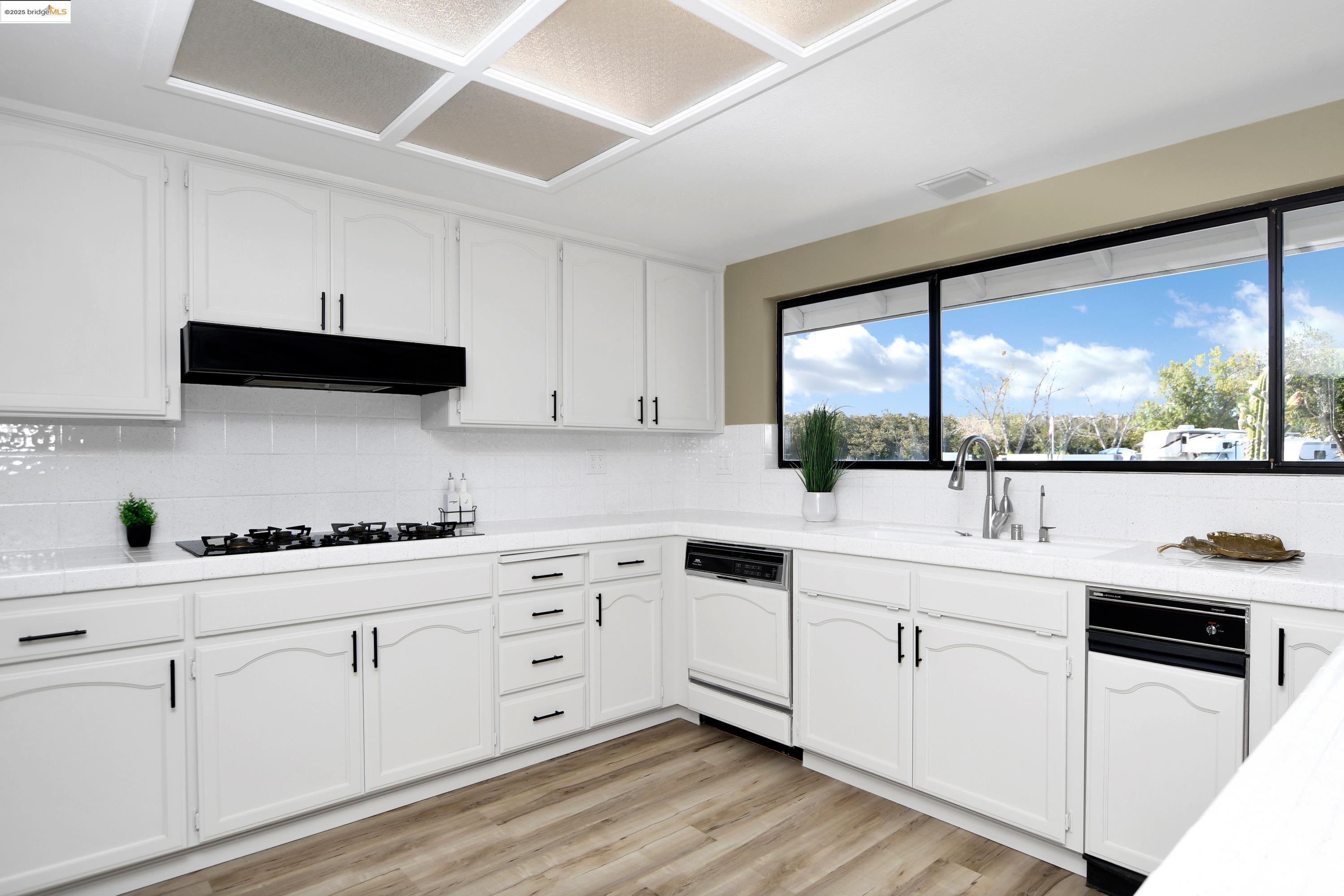 Detail Gallery Image 9 of 54 For 23701 Marsh Creek Rd, Brentwood,  CA 94513 - 3 Beds | 2 Baths