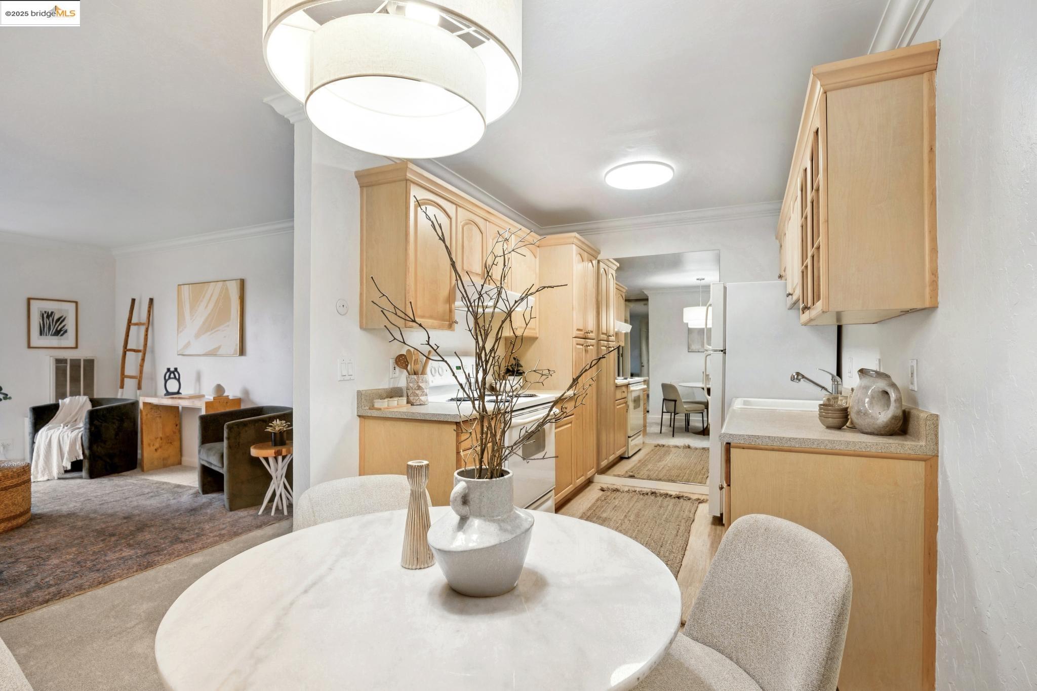 Detail Gallery Image 18 of 28 For 1471 Marchbanks Dr #4,  Walnut Creek,  CA 94598 - 1 Beds | 1 Baths