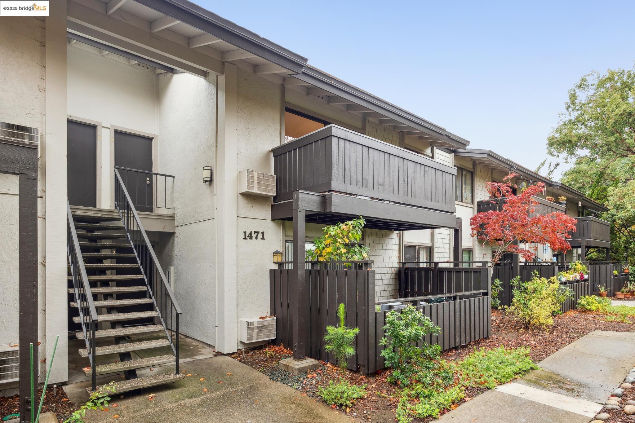 Detail Gallery Image 4 of 28 For 1471 Marchbanks Dr #4,  Walnut Creek,  CA 94598 - 1 Beds | 1 Baths