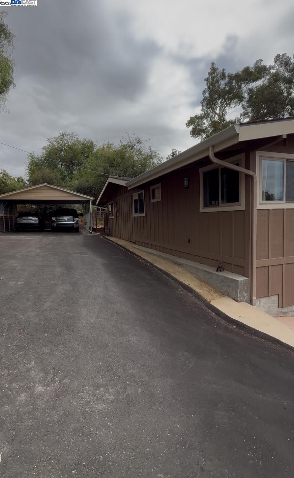 Front Image Thumbnail for BE41117703