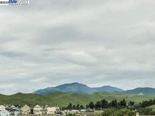 Detail Gallery Image 15 of 59 For 3885 Highpointe Ct, Dublin,  CA 94568 - 4 Beds | 4 Baths