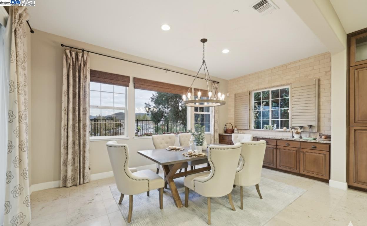 Detail Gallery Image 22 of 59 For 3885 Highpointe Ct, Dublin,  CA 94568 - 4 Beds | 4 Baths