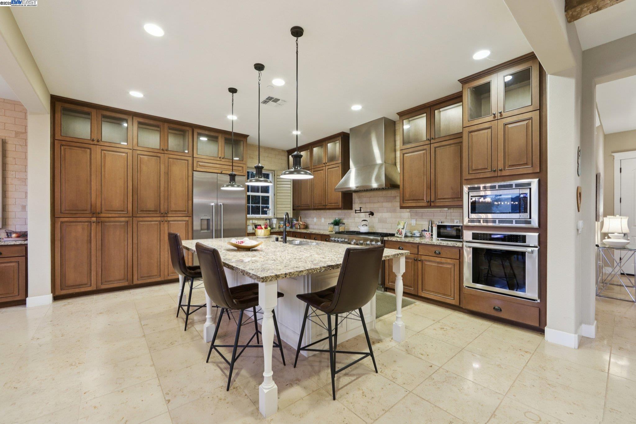 Detail Gallery Image 26 of 59 For 3885 Highpointe Ct, Dublin,  CA 94568 - 4 Beds | 4 Baths