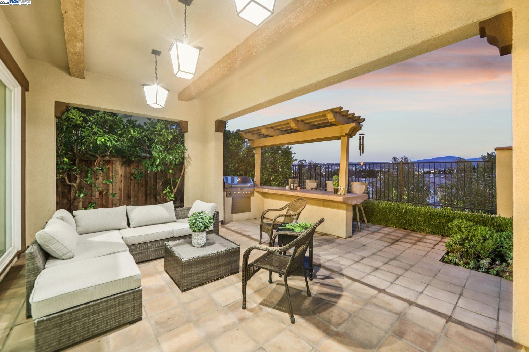 Detail Gallery Image 8 of 59 For 3885 Highpointe Ct, Dublin,  CA 94568 - 4 Beds | 4 Baths