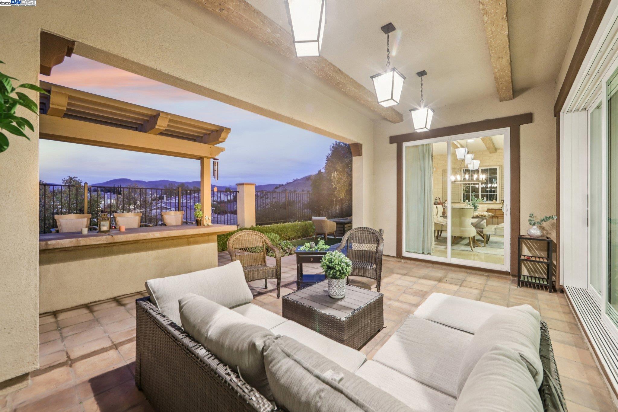 Detail Gallery Image 9 of 59 For 3885 Highpointe Ct, Dublin,  CA 94568 - 4 Beds | 4 Baths