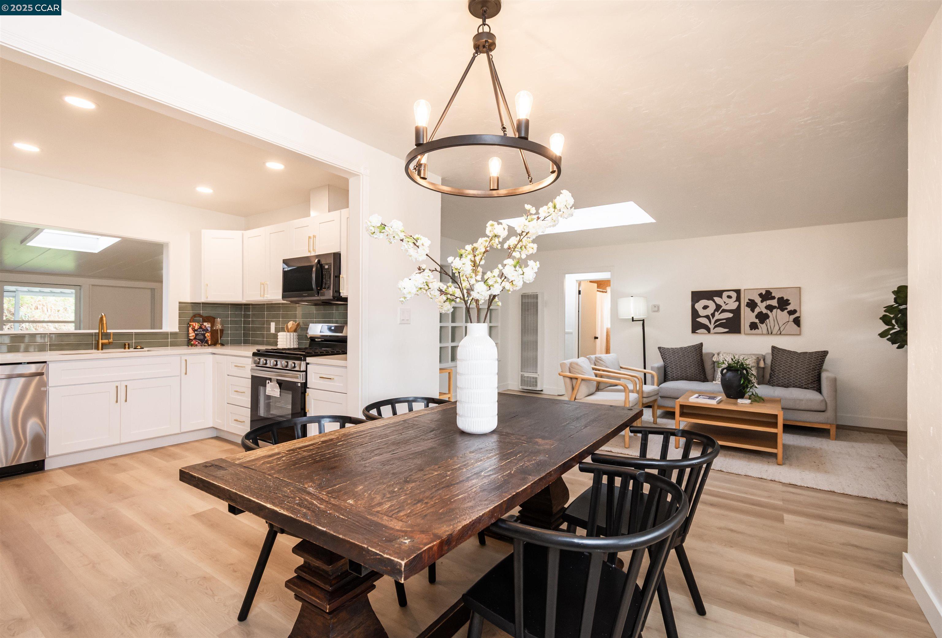 Detail Gallery Image 12 of 45 For 2491 Carlsbad Ave, Sacramento,  CA 95821 - 5 Beds | 2 Baths