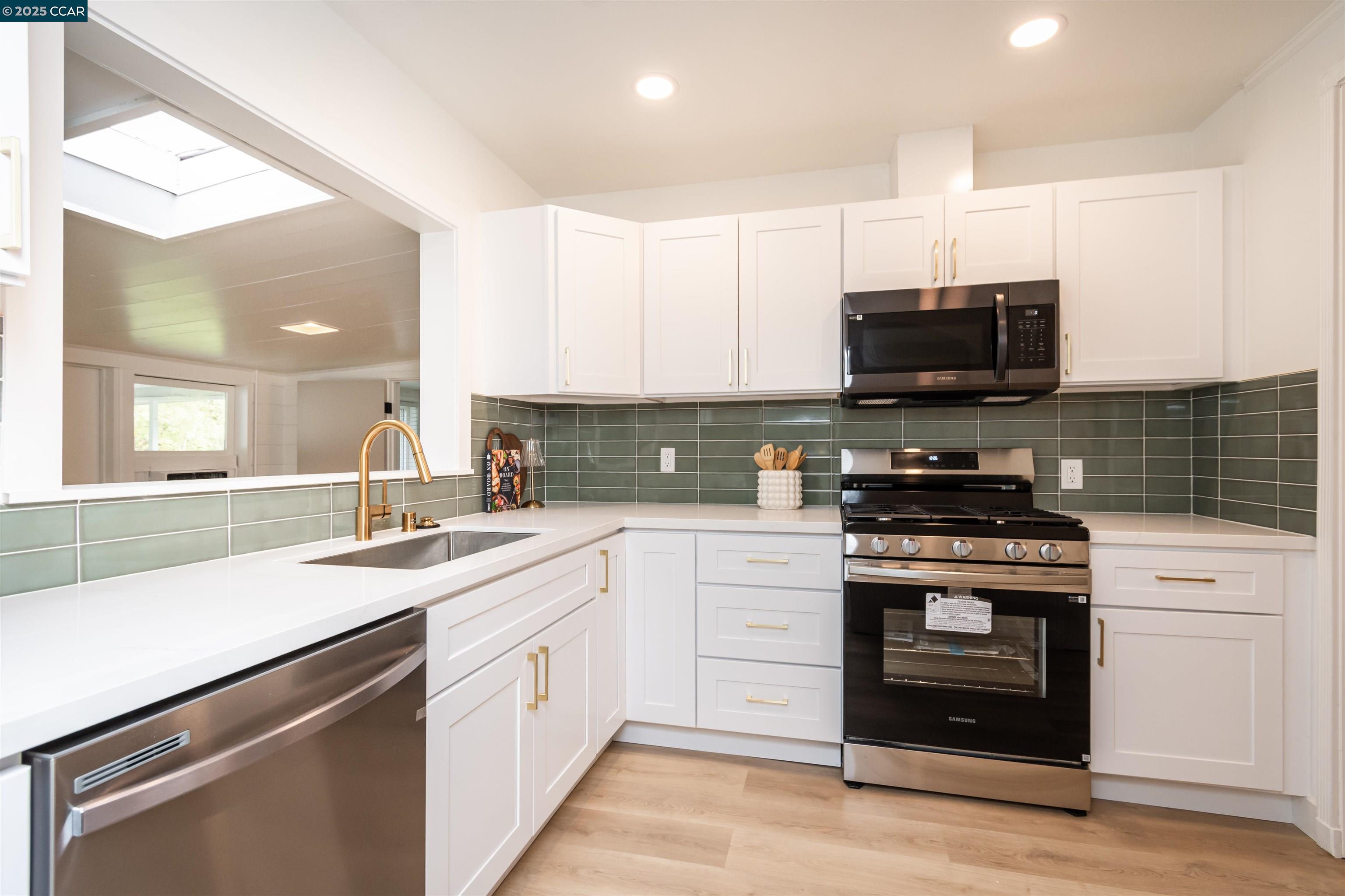 Detail Gallery Image 15 of 45 For 2491 Carlsbad Ave, Sacramento,  CA 95821 - 5 Beds | 2 Baths