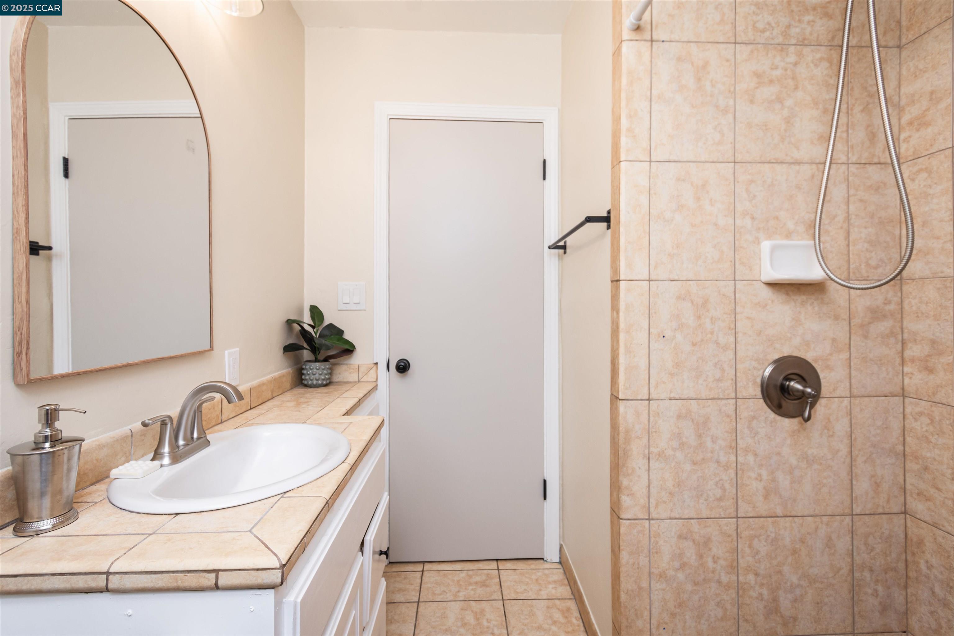 Detail Gallery Image 21 of 45 For 2491 Carlsbad Ave, Sacramento,  CA 95821 - 5 Beds | 2 Baths