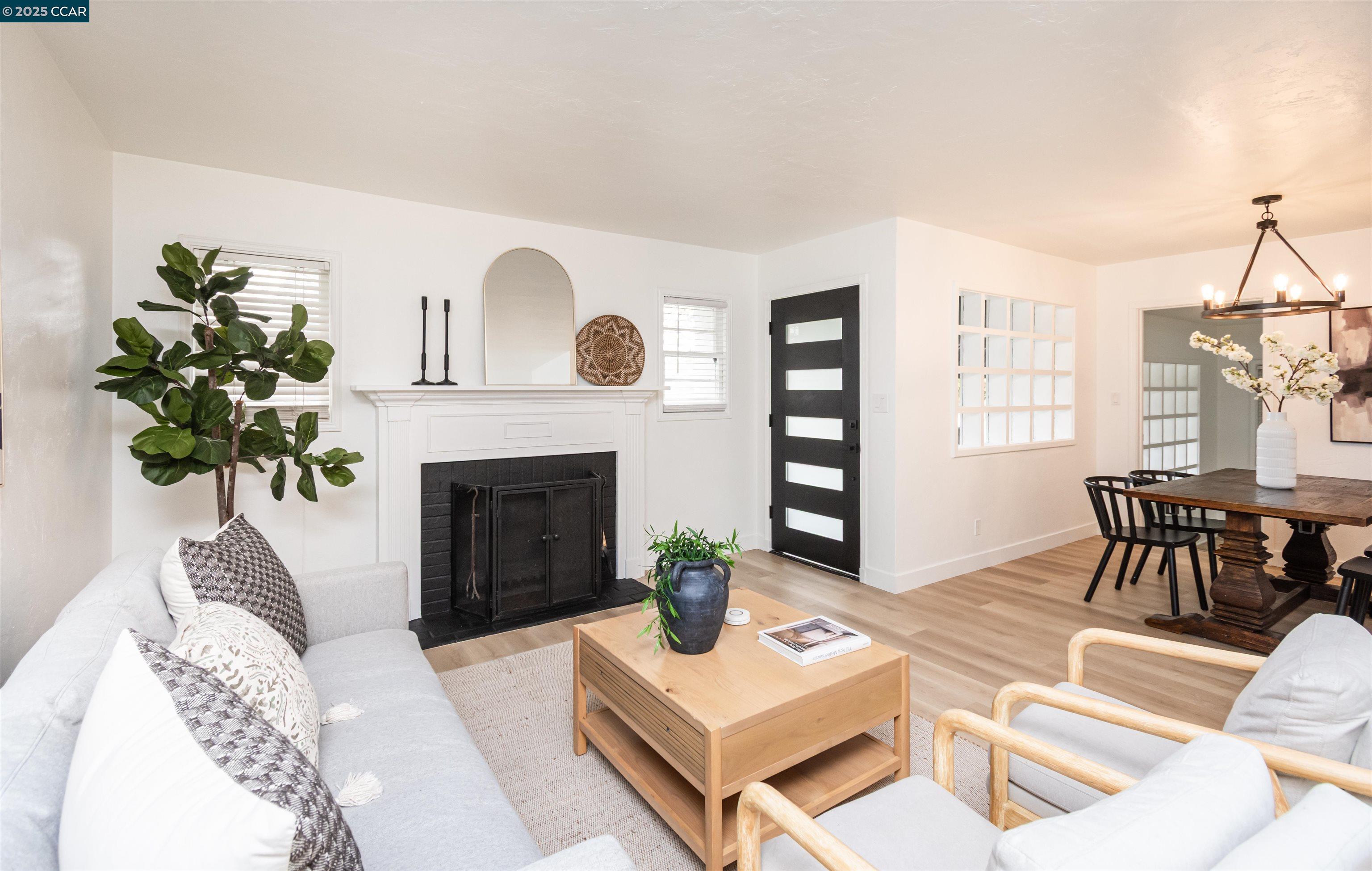 Detail Gallery Image 8 of 45 For 2491 Carlsbad Ave, Sacramento,  CA 95821 - 5 Beds | 2 Baths