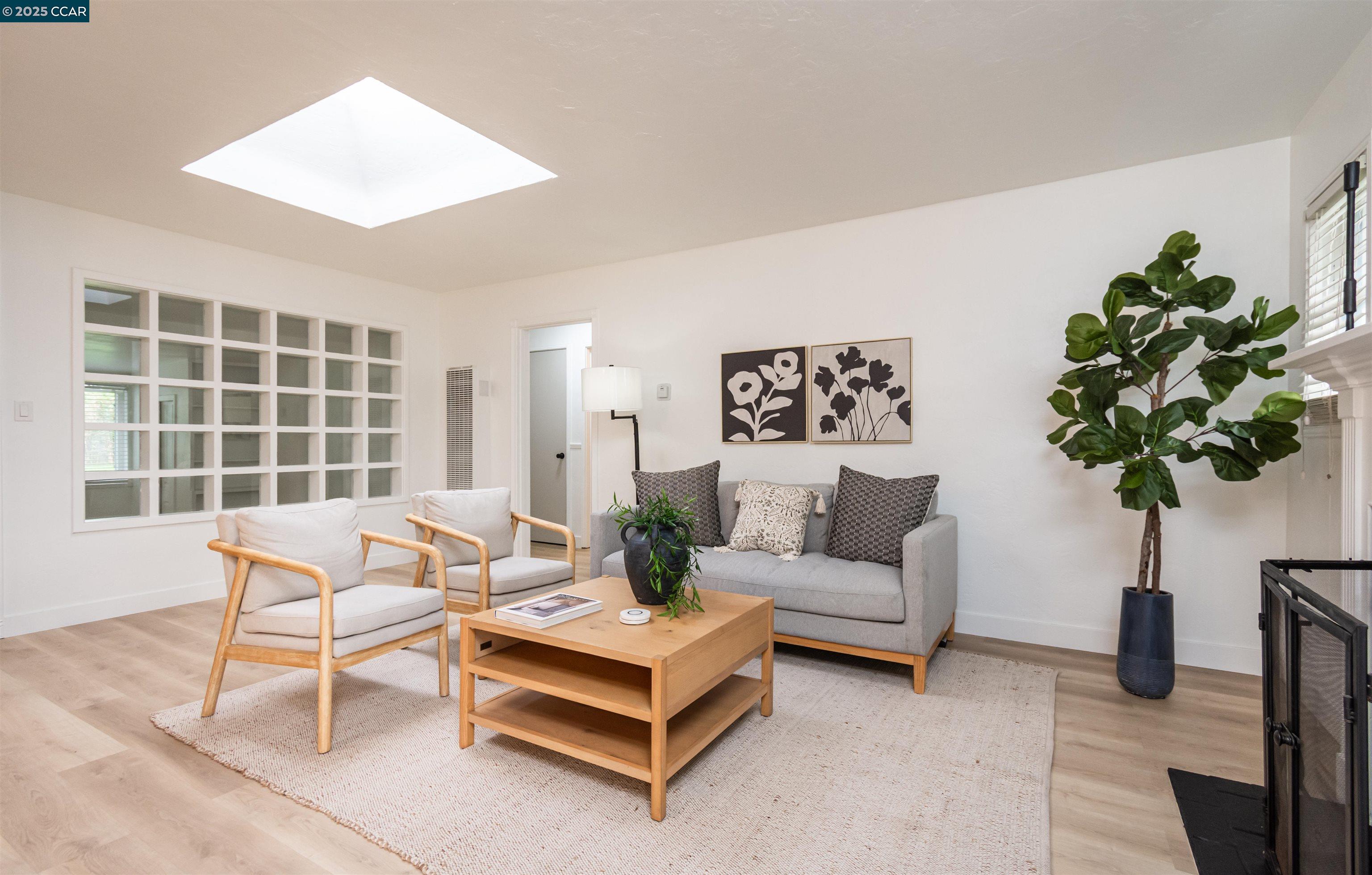 Detail Gallery Image 9 of 45 For 2491 Carlsbad Ave, Sacramento,  CA 95821 - 5 Beds | 2 Baths