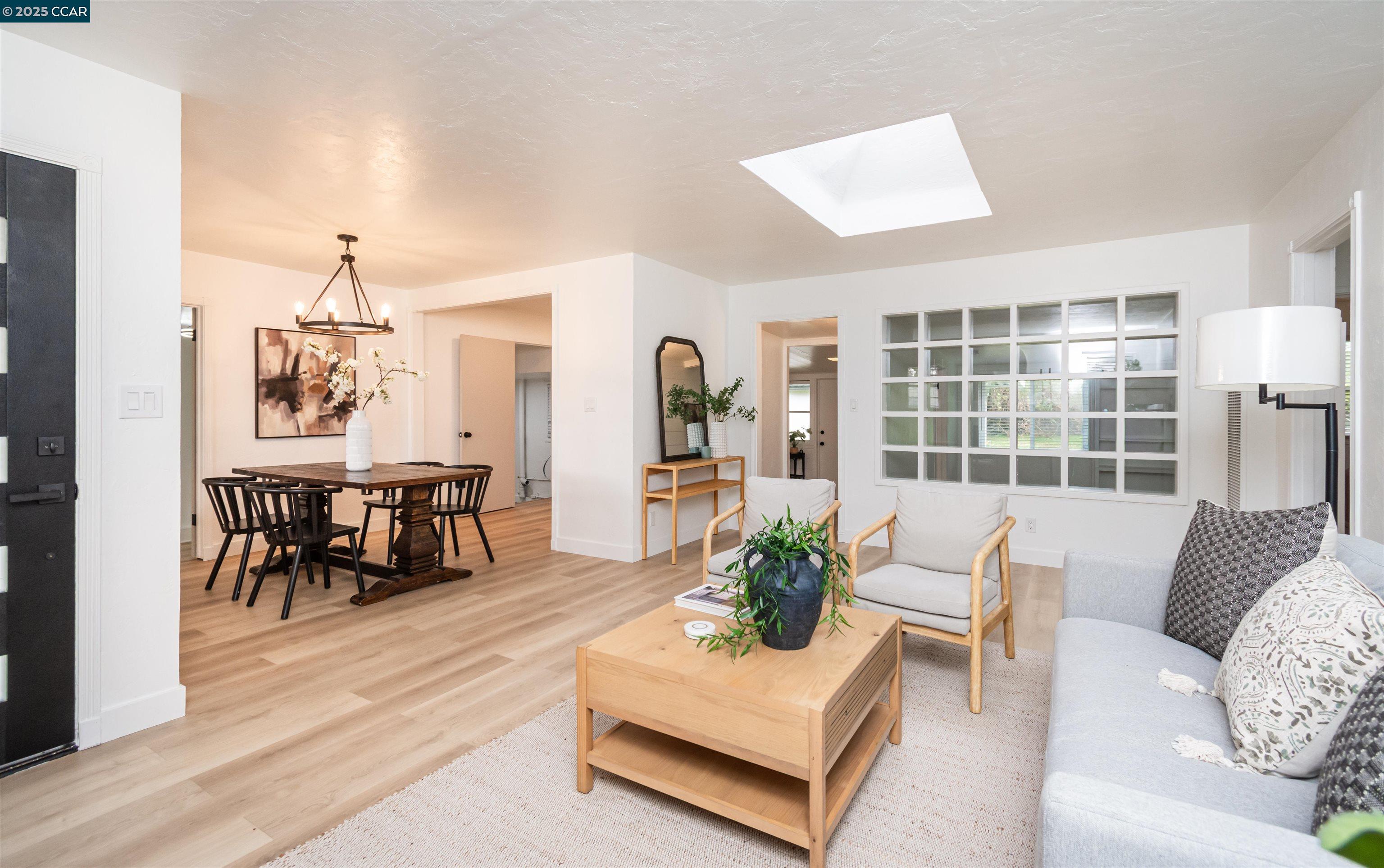 Detail Gallery Image 10 of 45 For 2491 Carlsbad Ave, Sacramento,  CA 95821 - 5 Beds | 2 Baths