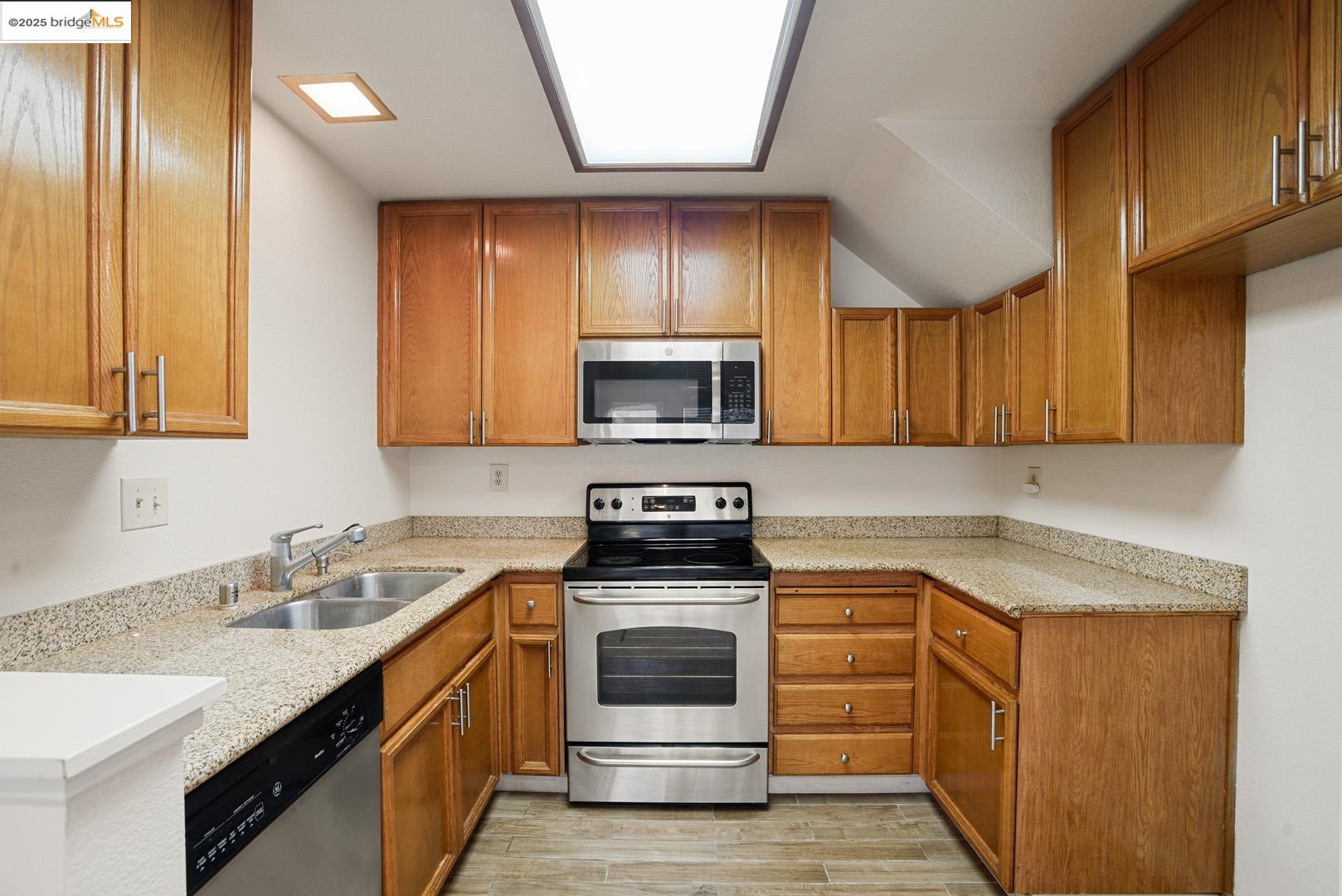 Detail Gallery Image 11 of 36 For 44 Glenwood, Hercules,  CA 94547 - 1 Beds | 1 Baths