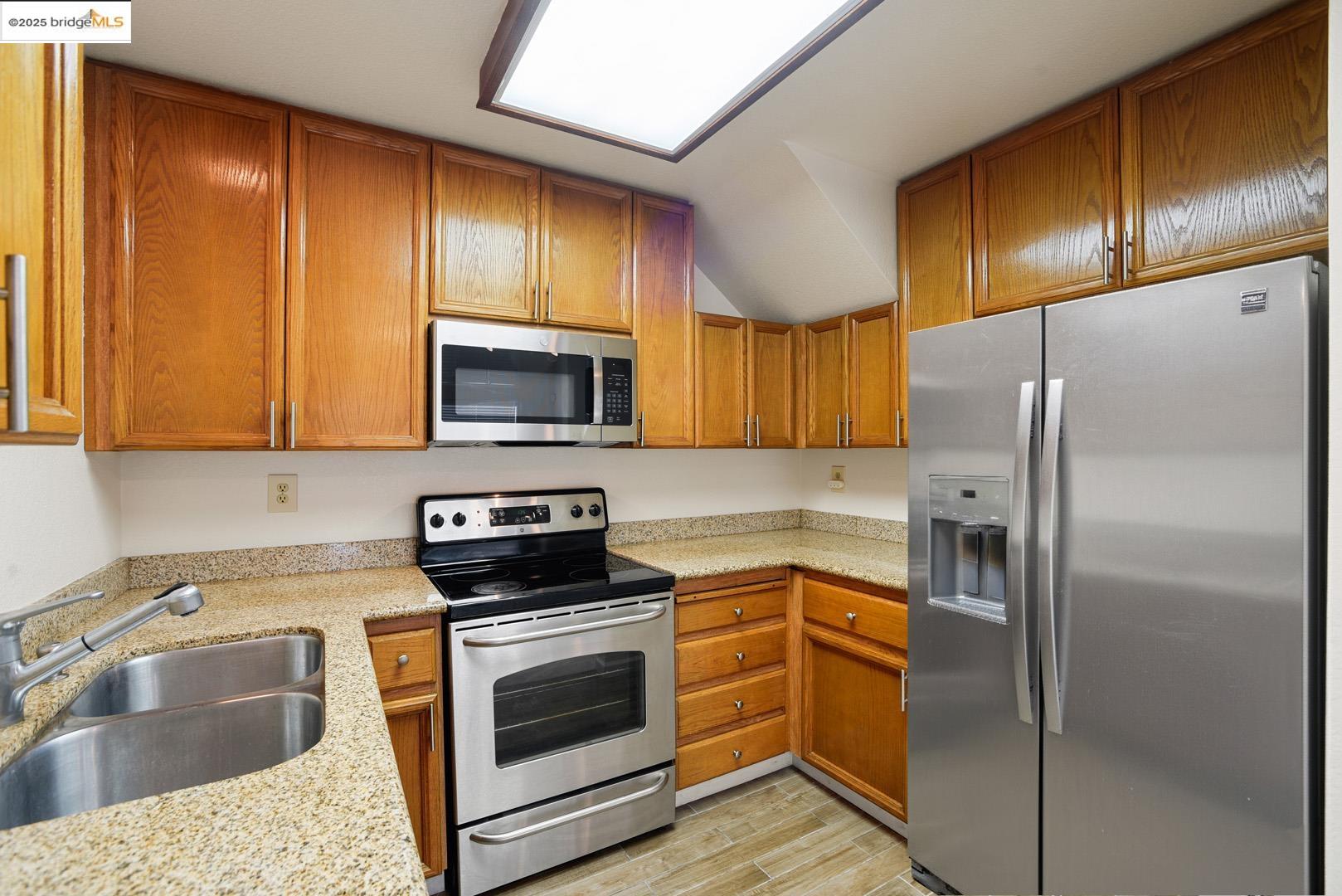 Detail Gallery Image 9 of 36 For 44 Glenwood, Hercules,  CA 94547 - 1 Beds | 1 Baths