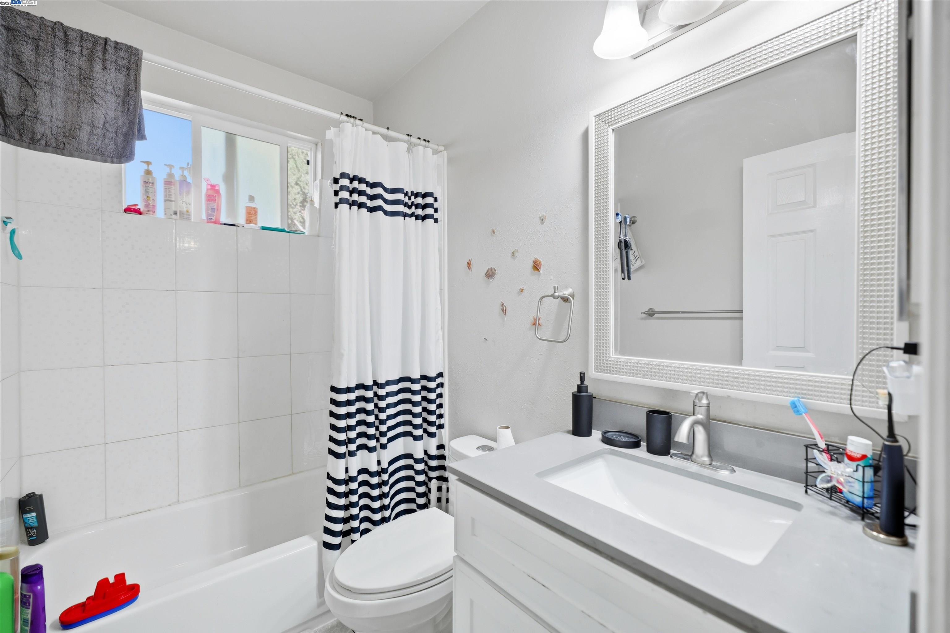 Detail Gallery Image 13 of 52 For 1040 Delacy, Martinez,  CA 94553 - – Beds | – Baths