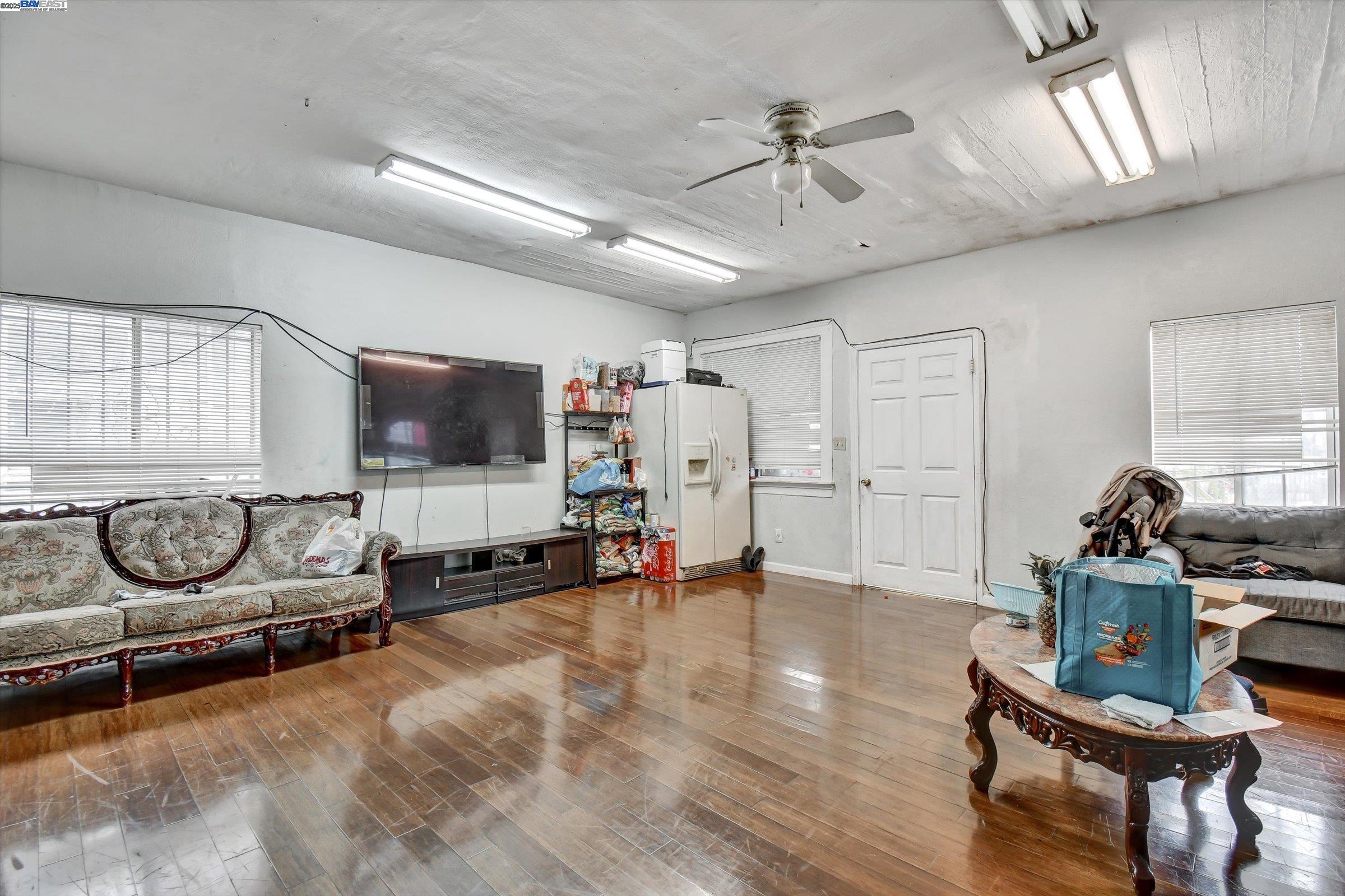 Detail Gallery Image 12 of 38 For 1506 52nd Ave, Oakland,  CA 94601 - 4 Beds | 2 Baths