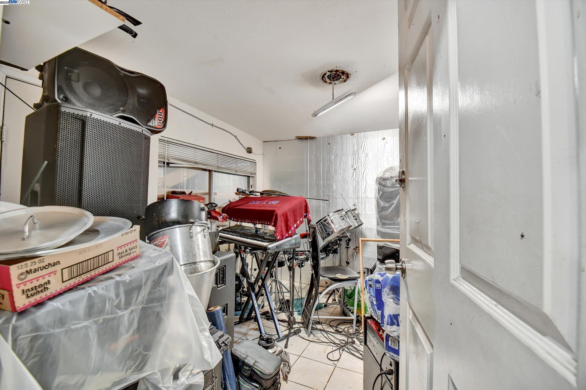 Detail Gallery Image 29 of 38 For 1506 52nd Ave, Oakland,  CA 94601 - 4 Beds | 2 Baths