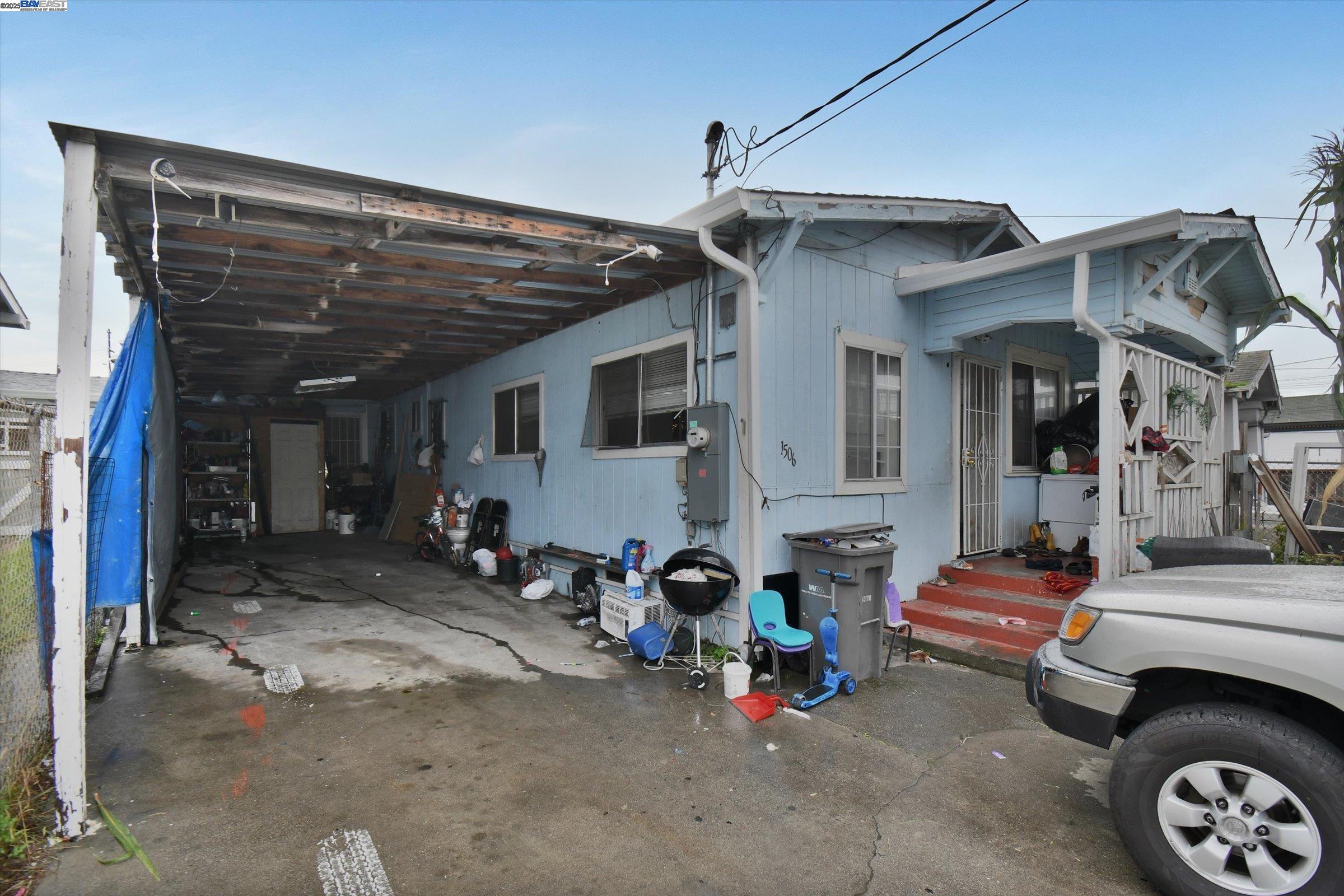 Detail Gallery Image 5 of 38 For 1506 52nd Ave, Oakland,  CA 94601 - 4 Beds | 2 Baths