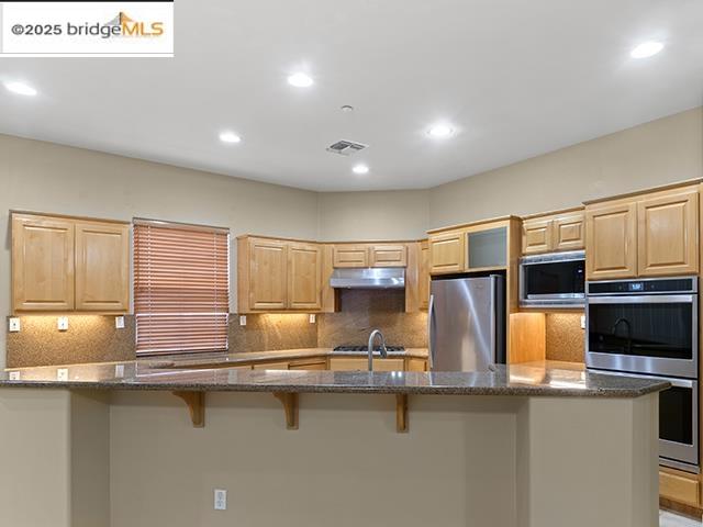 Detail Gallery Image 6 of 22 For 28818 Bailey Ranch Road, Hayward,  CA 94542-2169 - 5 Beds | 4 Baths