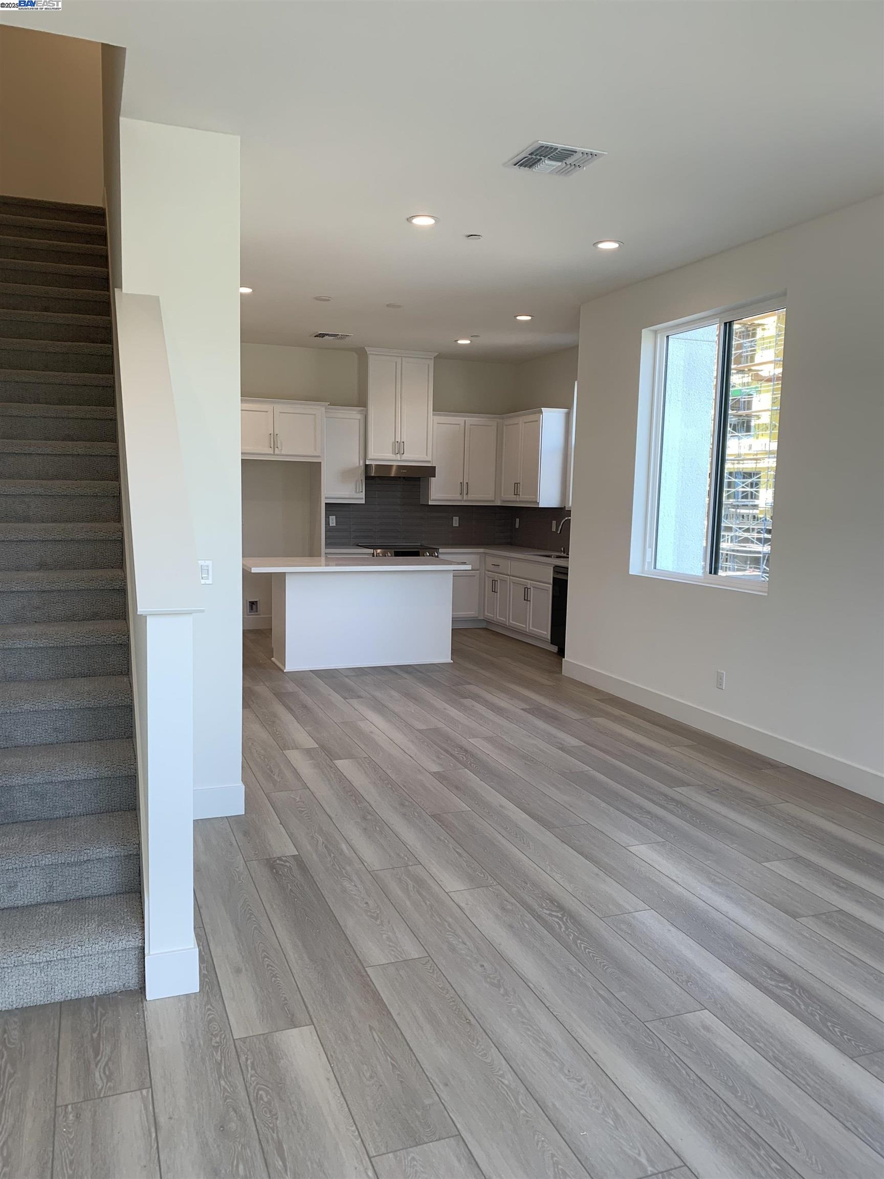 Detail Gallery Image 4 of 11 For 998 Harcot Court, San Jose,  CA 95133 - 4 Beds | 4 Baths