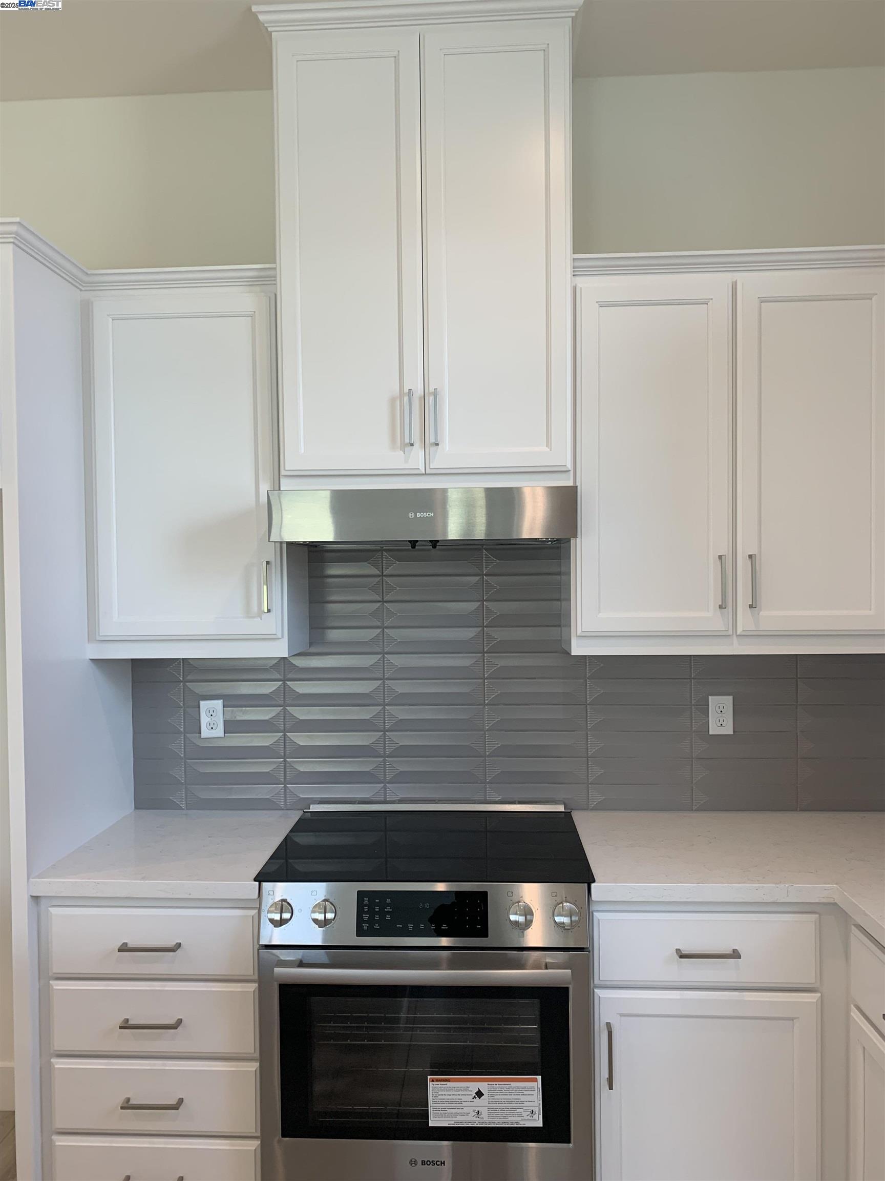 Detail Gallery Image 5 of 11 For 998 Harcot Court, San Jose,  CA 95133 - 4 Beds | 4 Baths